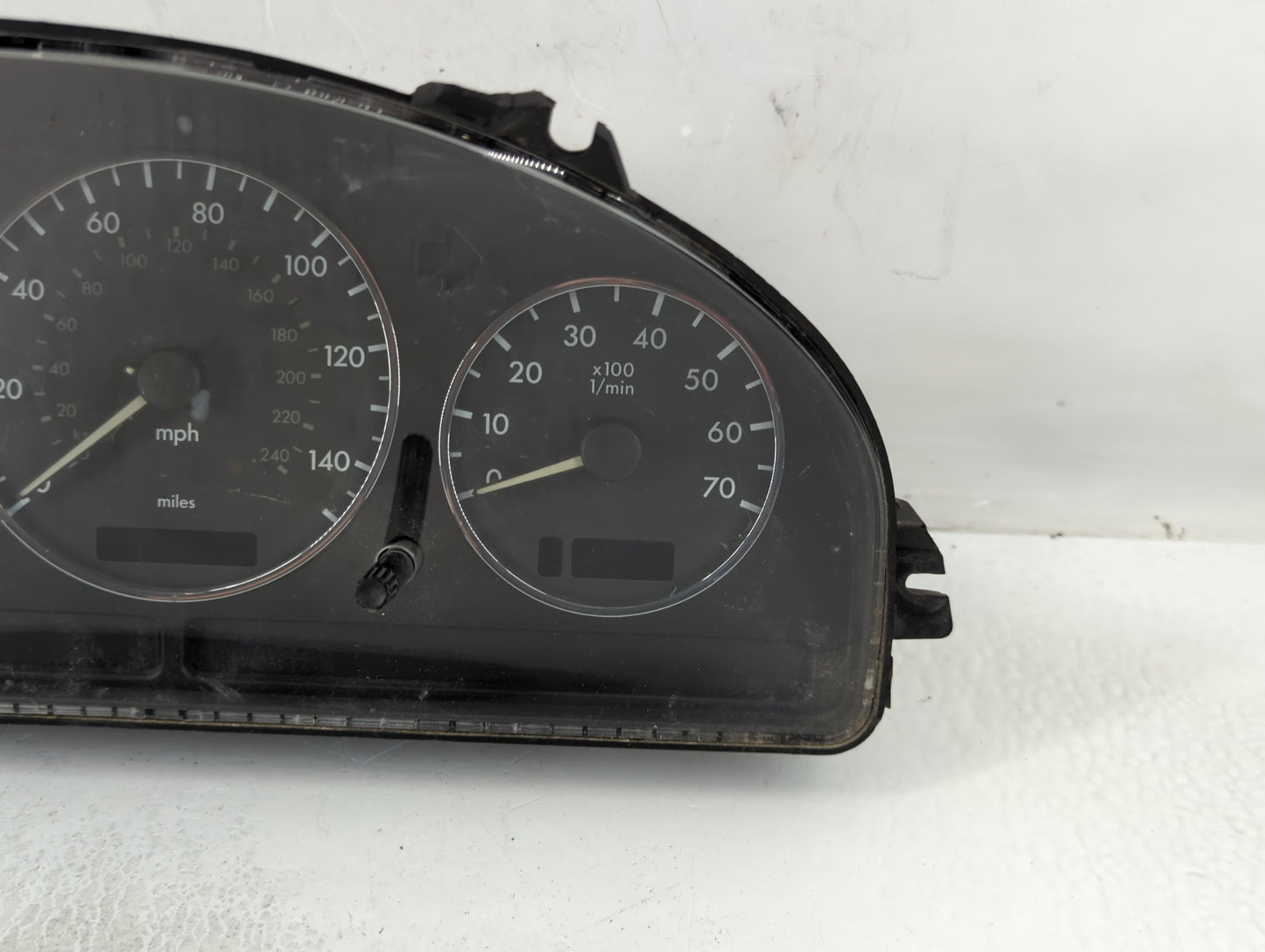 2003-2005 Mercedes-Benz Ml350 Instrument Cluster Speedometer Gauges P/N:A163 540 88 11 Fits Fits 2002 2003 2004 2005 OEM Use