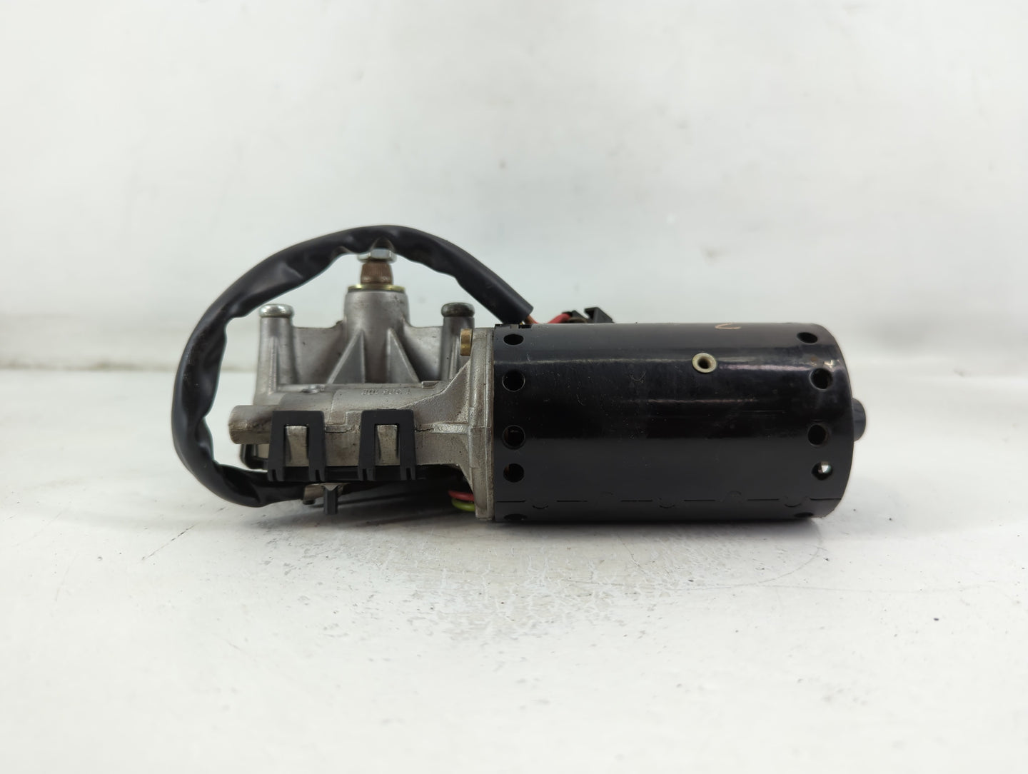 2000-2006 Mercedes-Benz S430 Front Windshield Wiper Motor P/N:0 390 241 435 Fits Fits 2000 2001 2002 2003 2004 2005 2006 OEM