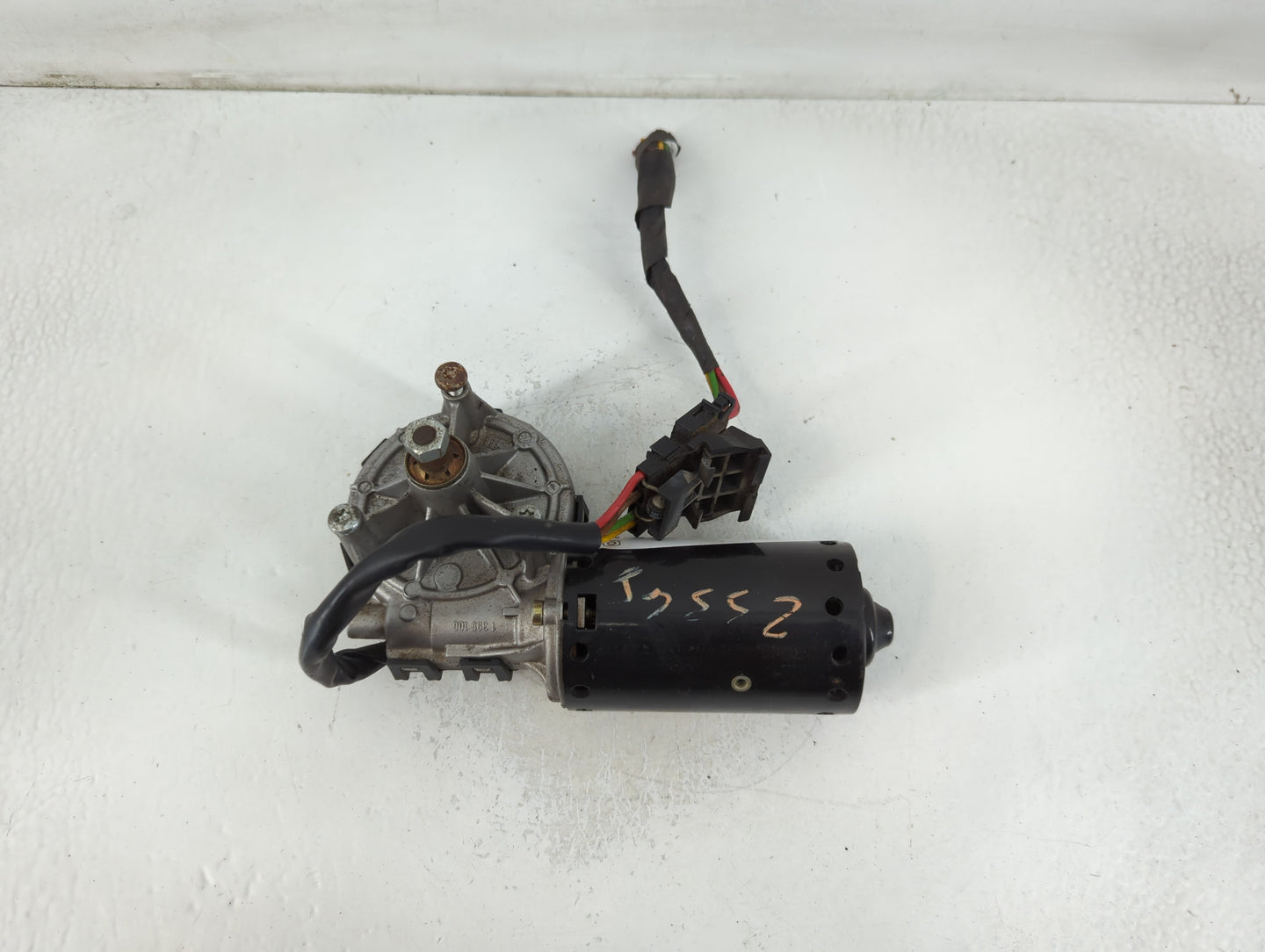 2000-2006 Mercedes-Benz S430 Front Windshield Wiper Motor P/N:0 390 241 435 Fits Fits 2000 2001 2002 2003 2004 2005 2006 OEM