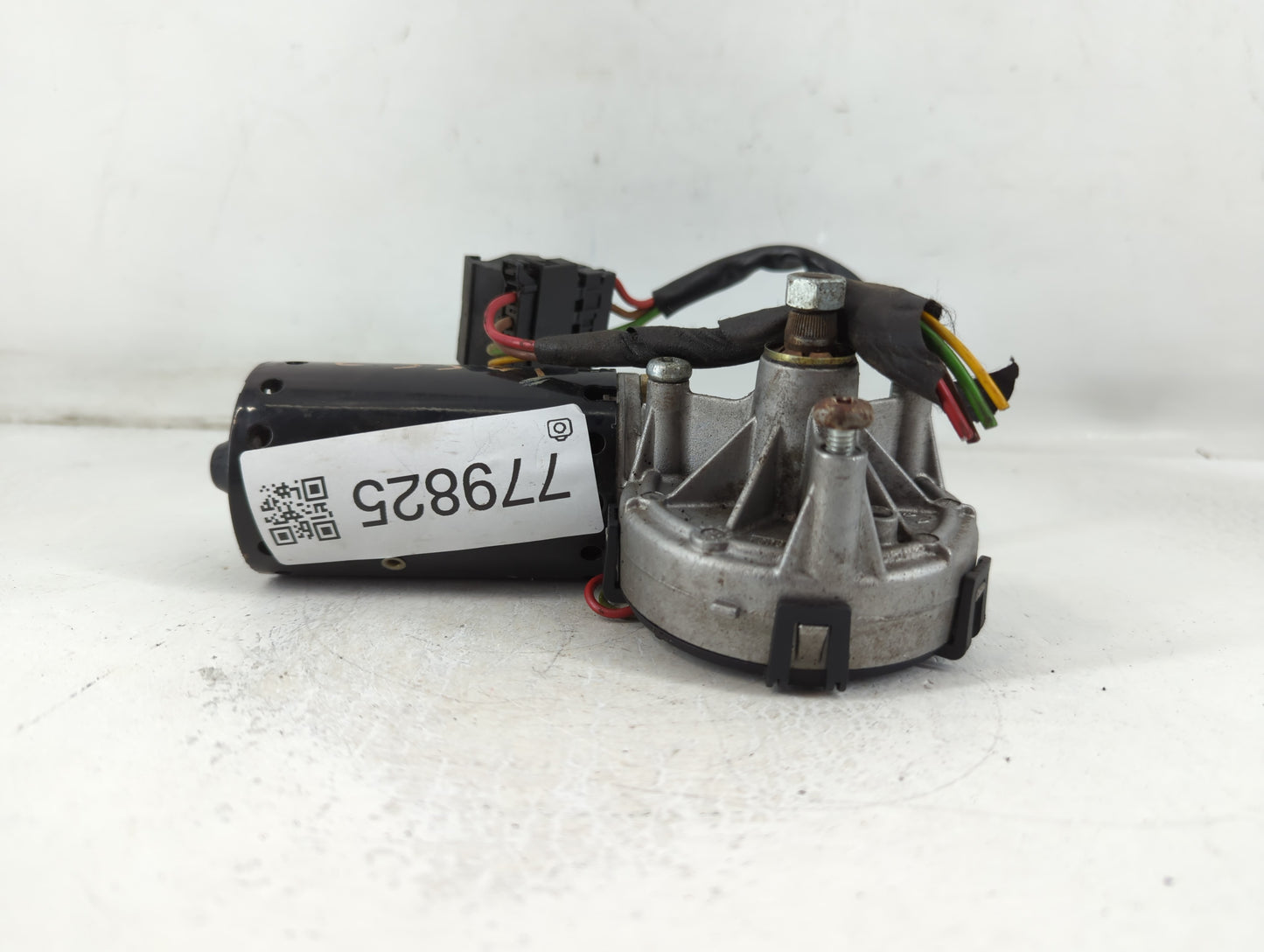 2000-2006 Mercedes-Benz S430 Front Windshield Wiper Motor P/N:0 390 241 435 Fits Fits 2000 2001 2002 2003 2004 2005 2006 OEM