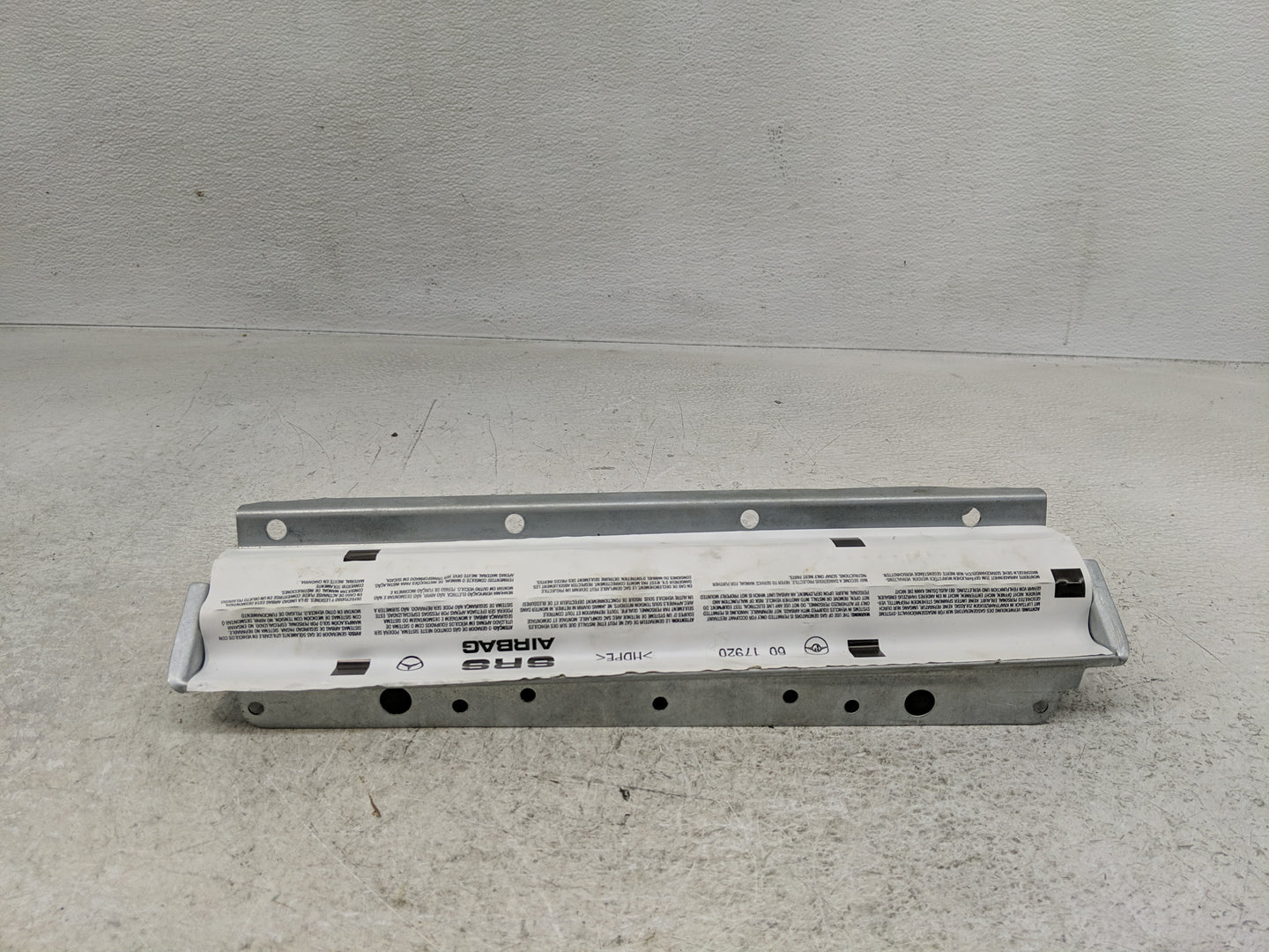 2005-2011 Mercedes-Benz Slk350 Air Bag Passenger Right Knee OEM P/N:1718600605 Fits Fits 2005 2006 2007 2008 2009 2010 2011 