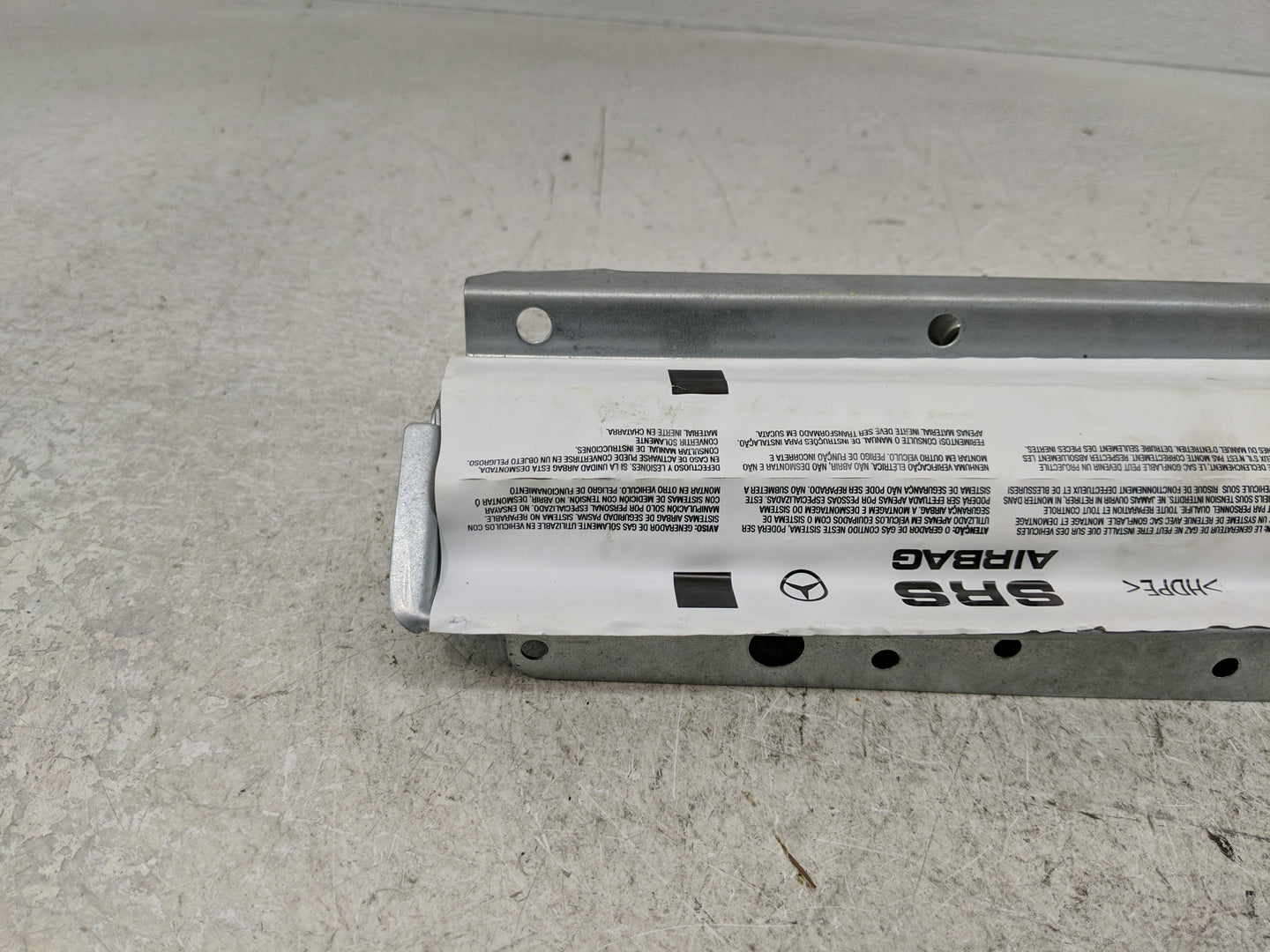 2005-2011 Mercedes-Benz Slk350 Air Bag Passenger Right Knee OEM P/N:1718600605 Fits Fits 2005 2006 2007 2008 2009 2010 2011 