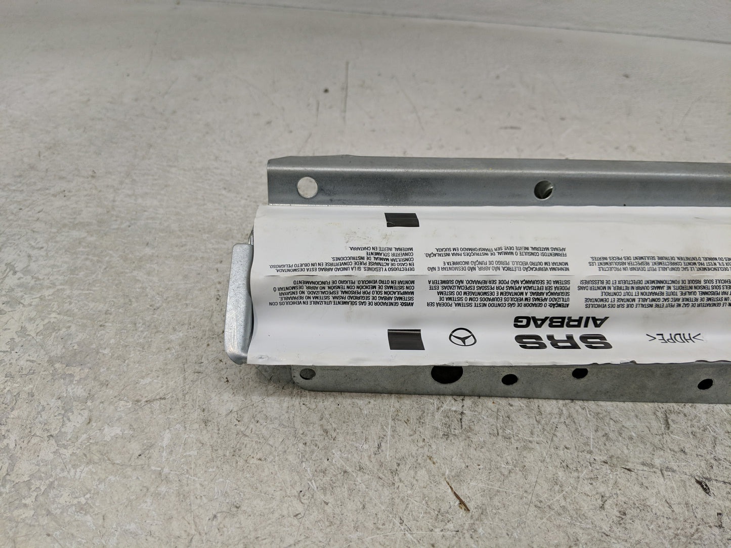 2005-2011 Mercedes-Benz Slk350 Air Bag Passenger Right Knee OEM P/N:1718600605 Fits Fits 2005 2006 2007 2008 2009 2010 2011 