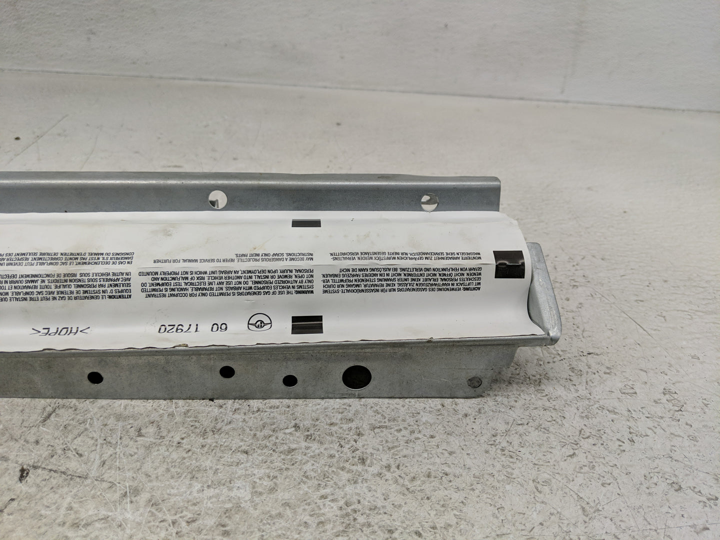 2005-2011 Mercedes-Benz Slk350 Air Bag Passenger Right Knee OEM P/N:1718600605 Fits Fits 2005 2006 2007 2008 2009 2010 2011 