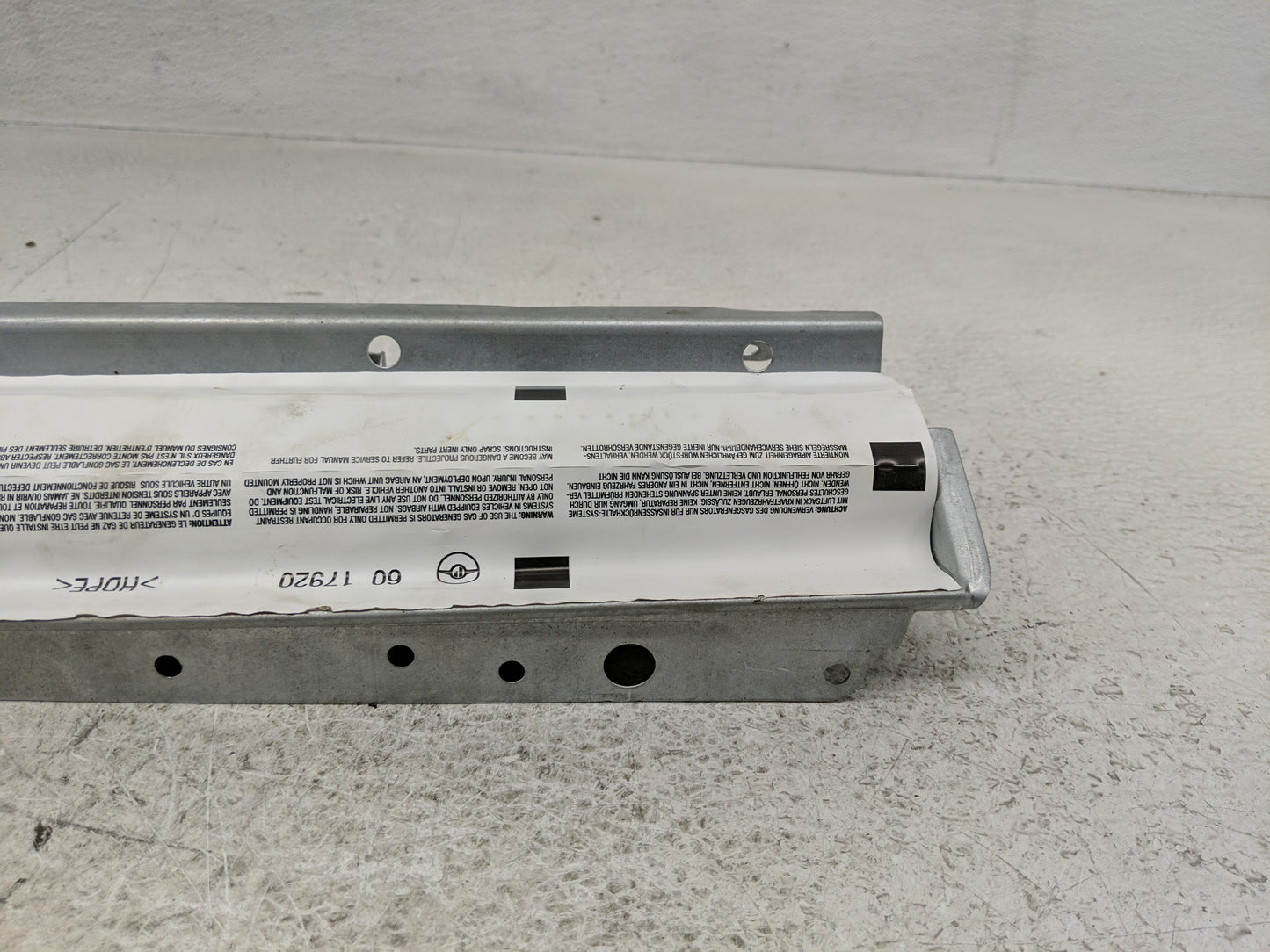 2005-2011 Mercedes-Benz Slk350 Air Bag Passenger Right Knee OEM P/N:1718600605 Fits Fits 2005 2006 2007 2008 2009 2010 2011 