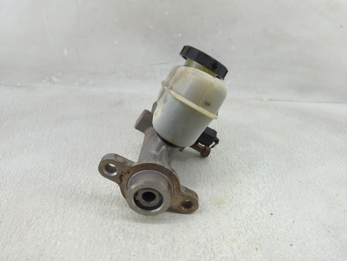 2001-2011 Mercury Grand Marquis Brake Master Cylinder - Oemusedautoparts1.com