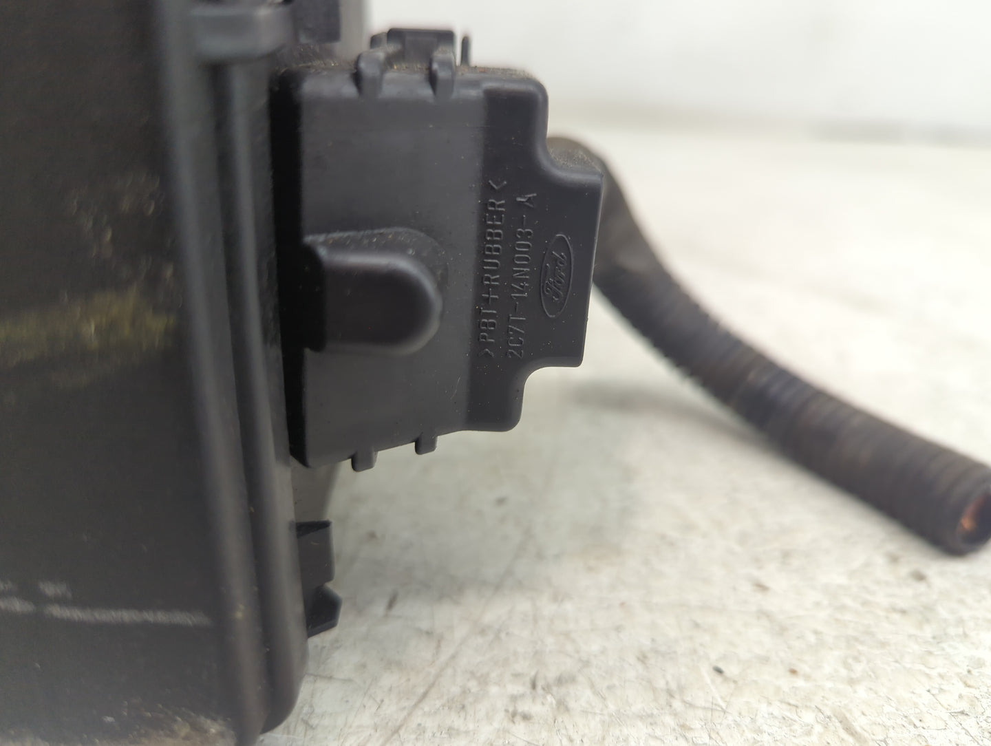 2009-2011 Mercury Grand Marquis Fusebox Fuse Box Panel Relay Module P/N:2C7T-14N003-A Fits Fits 2009 2010 2011 OEM Used Auto
