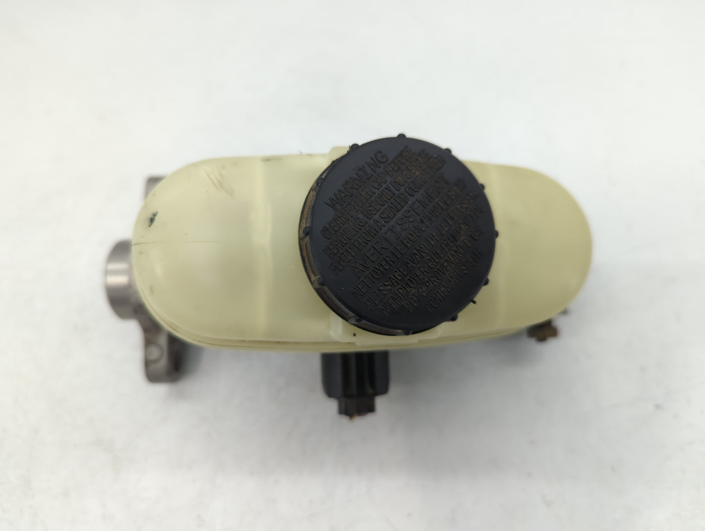 2001-2008 Mercury Grand Marquis Brake Master Cylinder 610966 - Oemusedautoparts1.com