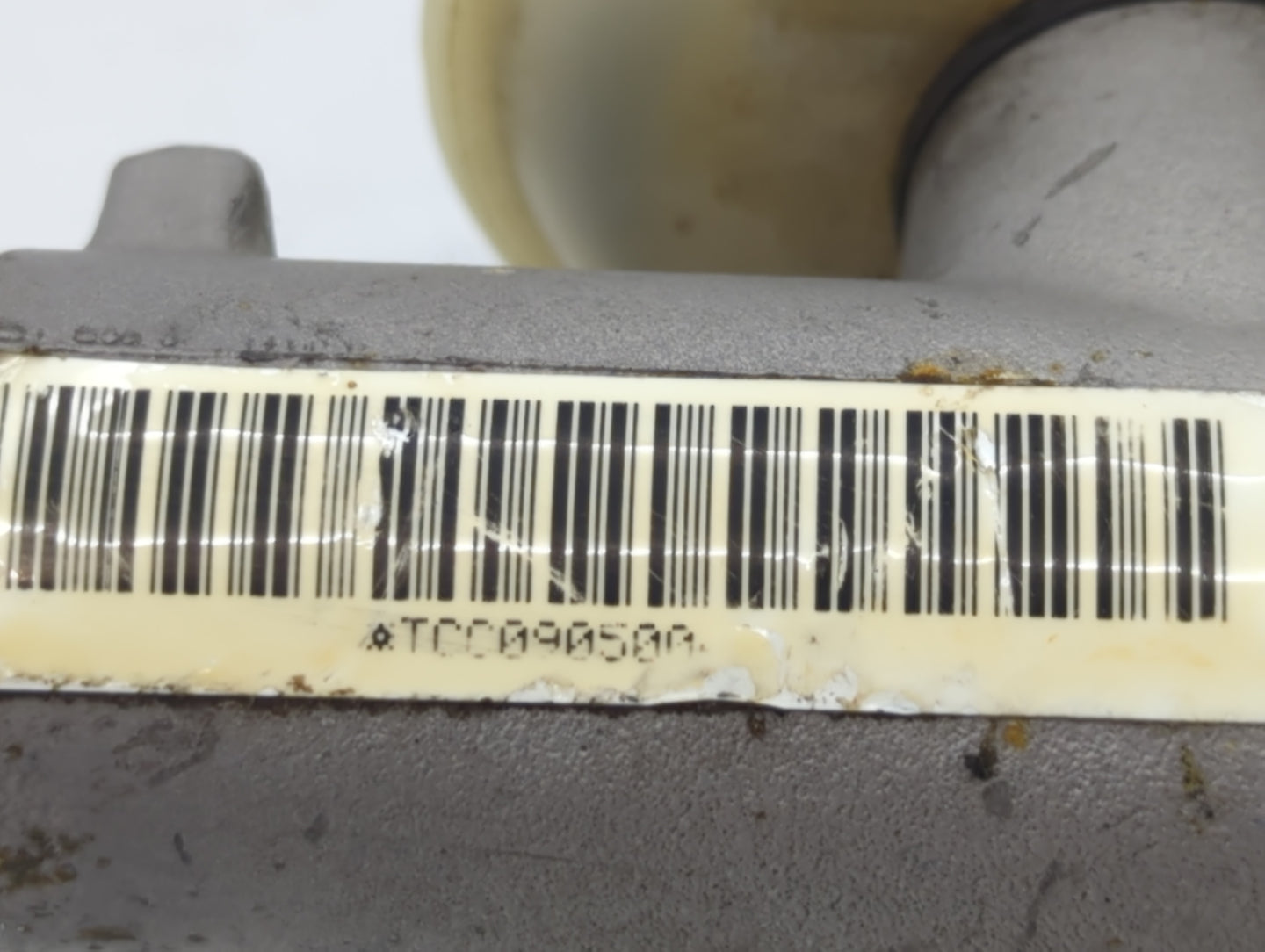 2001-2008 Mercury Grand Marquis Brake Master Cylinder 610966 - Oemusedautoparts1.com