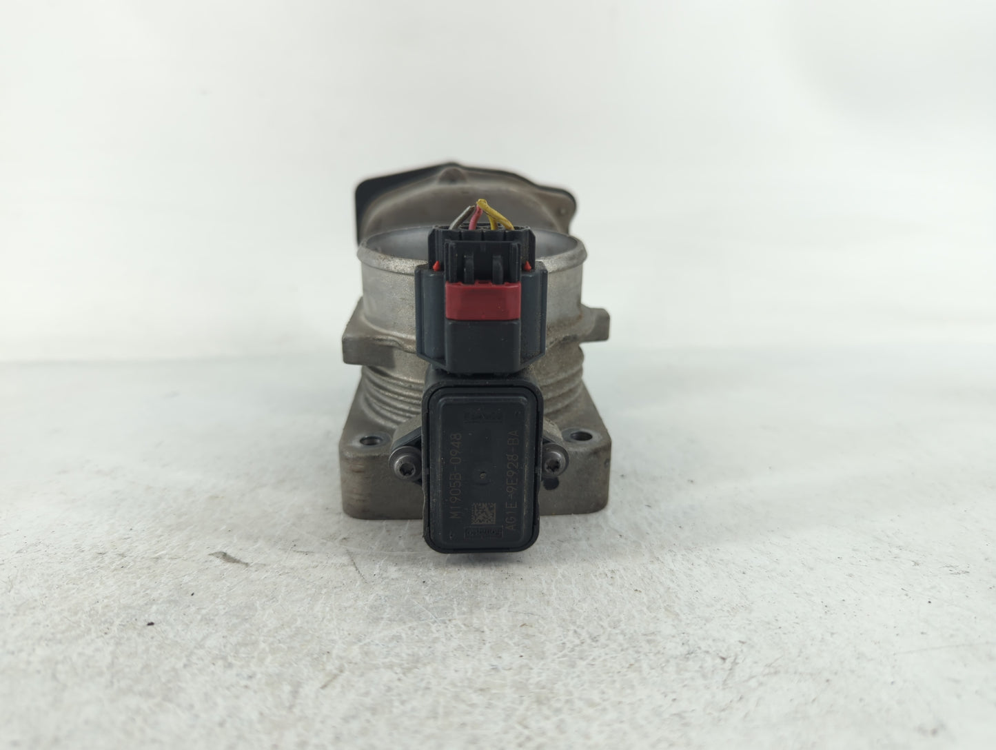 2005-2011 Mercury Grand Marquis Throttle Body P/N:011303 2 2 3L5E-AD Fits OEM Used Auto Parts - Oemusedautoparts1.com