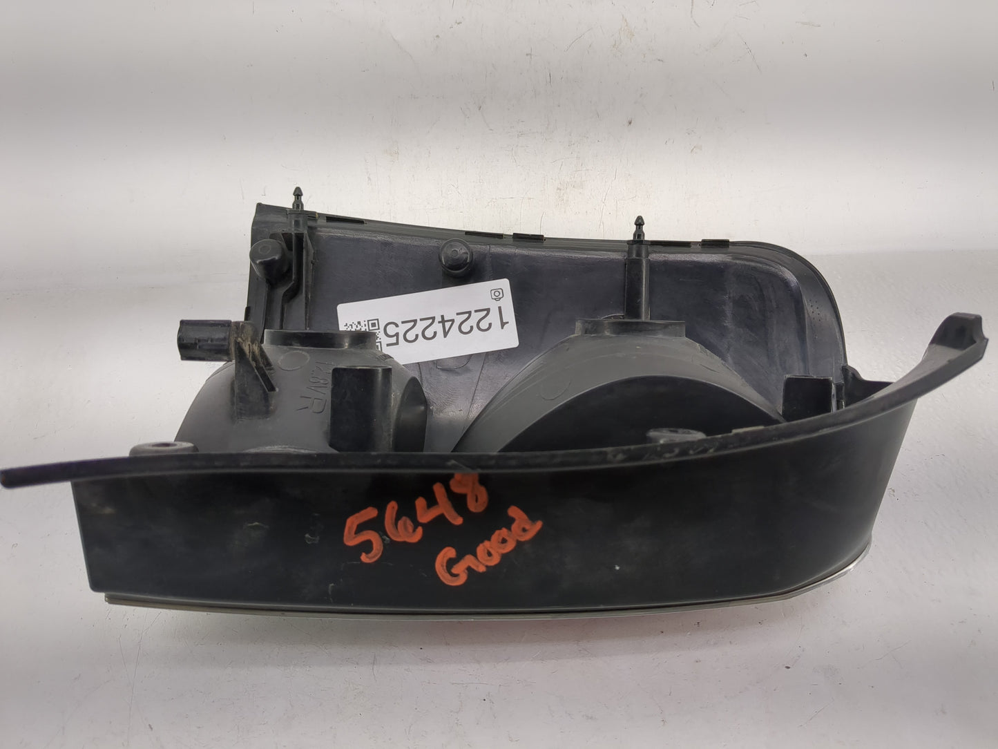 2005 Mercury Mariner Tail Light Assembly Passenger Right OEM P/N:5E64-13B504-A Fits OEM Used Auto Parts - Oemusedautoparts1.