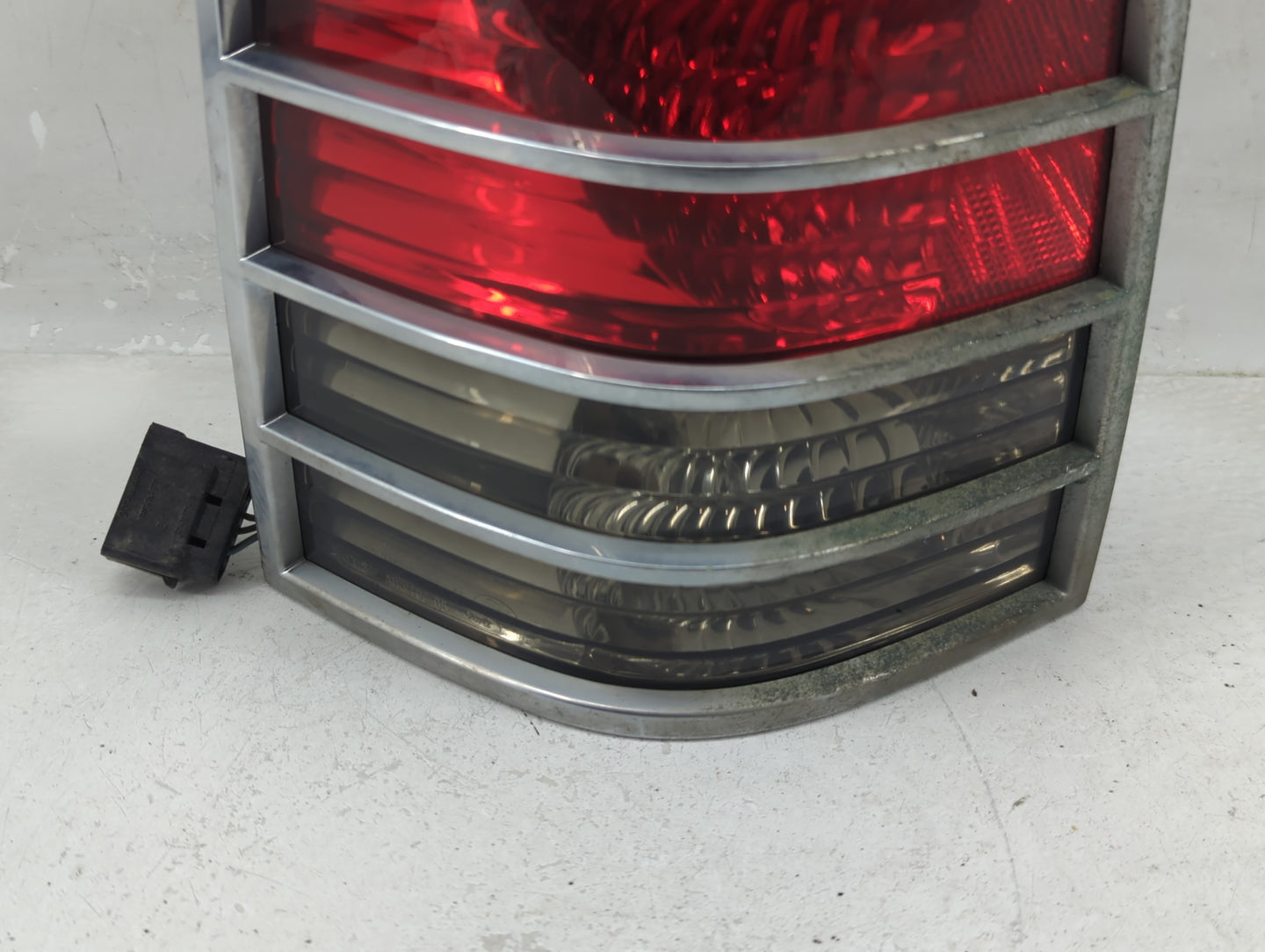 2005-2007 Mercury Mariner Tail Light Assembly Driver Left OEM P/N:5E64-13B505-A Fits Fits 2005 2006 2007 OEM Used Auto Parts