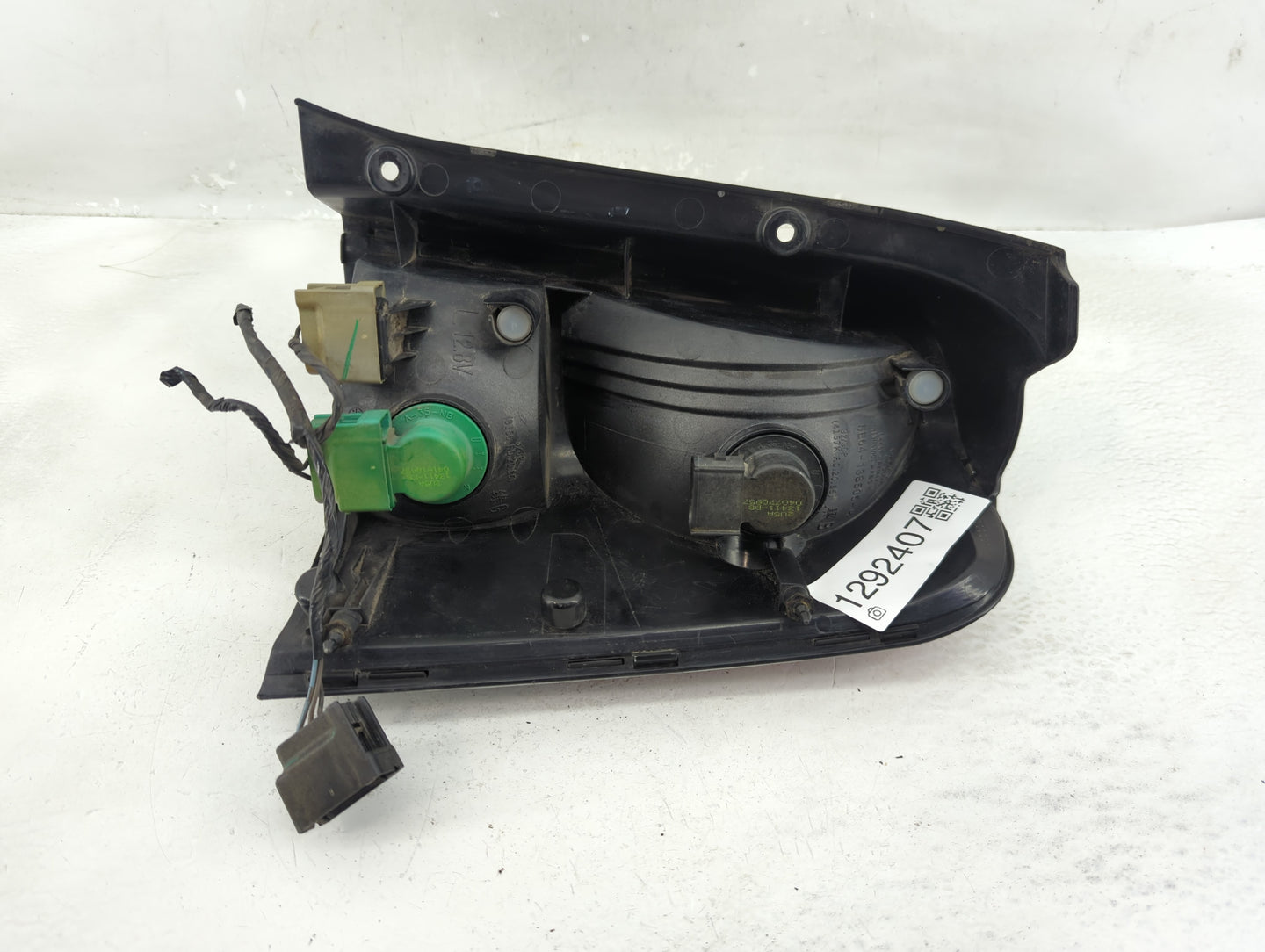 2005-2007 Mercury Mariner Tail Light Assembly Driver Left OEM P/N:5E64-13B505-A Fits Fits 2005 2006 2007 OEM Used Auto Parts