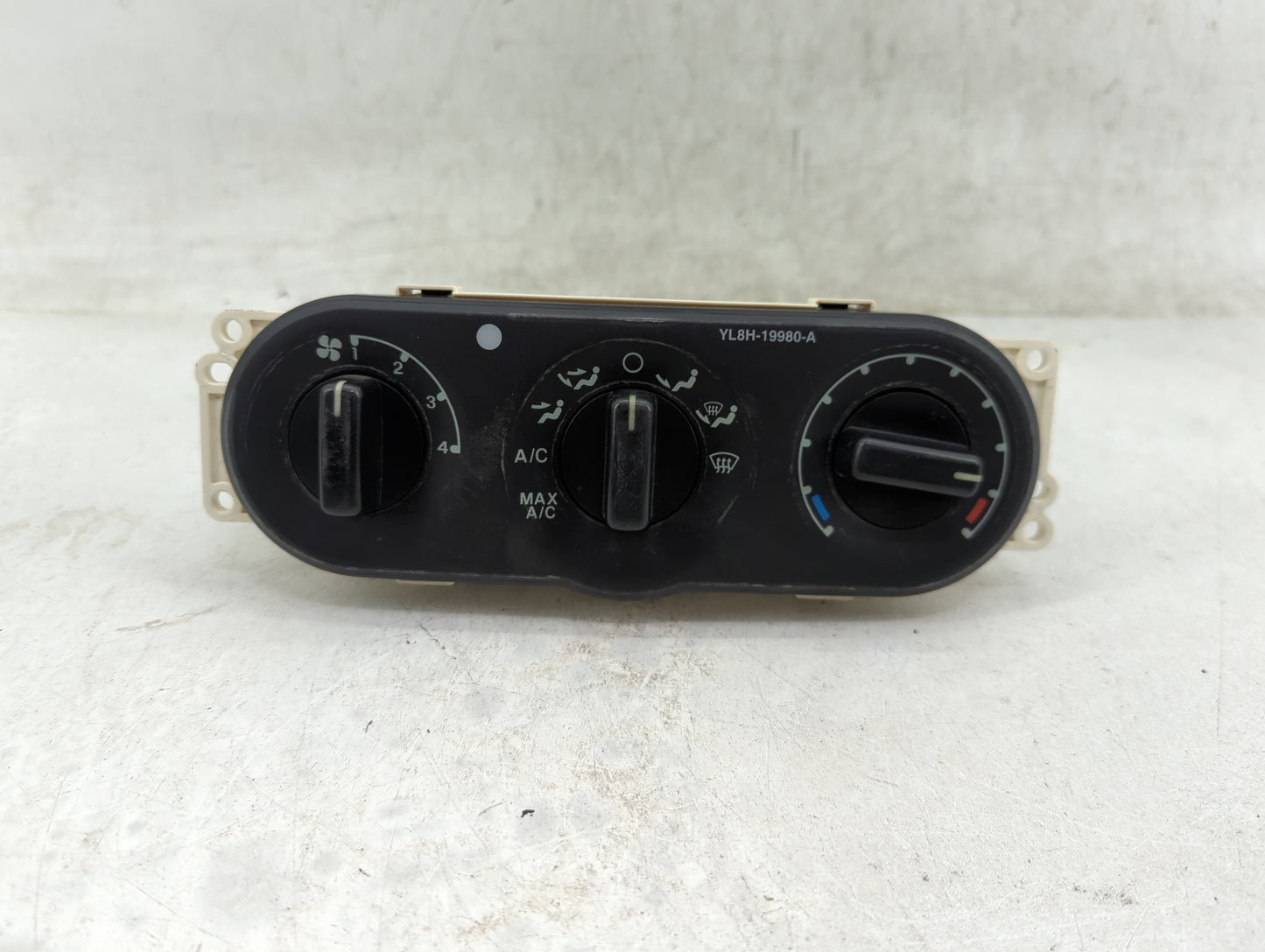 2005-2007 Mercury Mariner Climate Control Module Temperature AC/Heater Replacement P/N:YL8H-19980-A Fits OEM Used Auto Parts