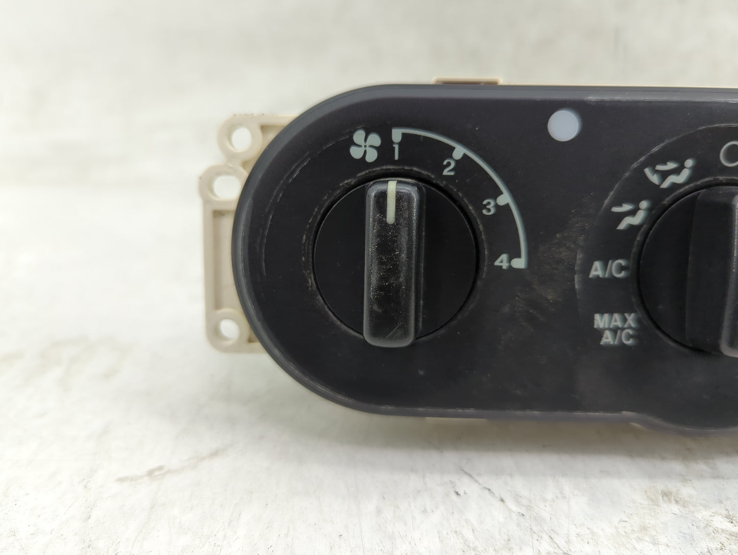 2005-2007 Mercury Mariner Climate Control Module Temperature AC/Heater Replacement P/N:YL8H-19980-A Fits OEM Used Auto Parts