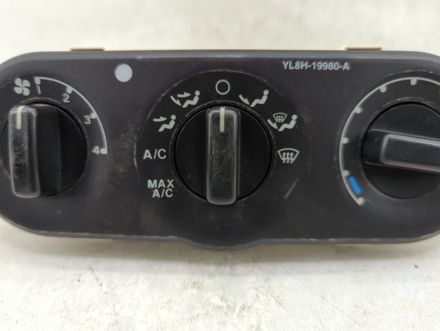 2005-2007 Mercury Mariner Climate Control Module Temperature AC/Heater Replacement P/N:YL8H-19980-A Fits OEM Used Auto Parts