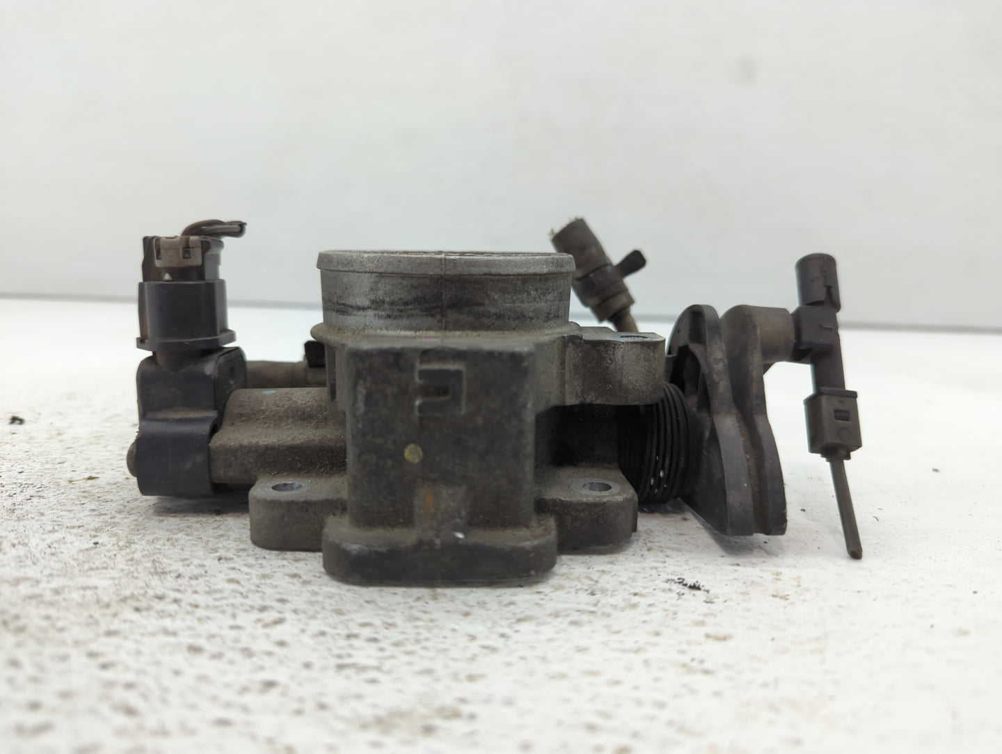 2005-2008 Mercury Mariner Throttle Body P/N:F5RF 9R389 Fits Fits 2005 2006 2007 2008 OEM Used Auto Parts - Oemusedautoparts1