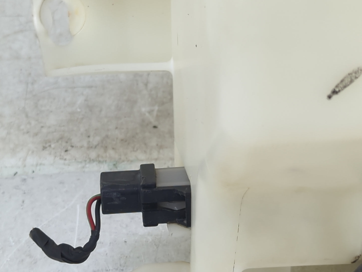 2005-2007 Mercury Montego Windshield Washer Fluid Reservoir Bottle Oem - Oemusedautoparts1.com