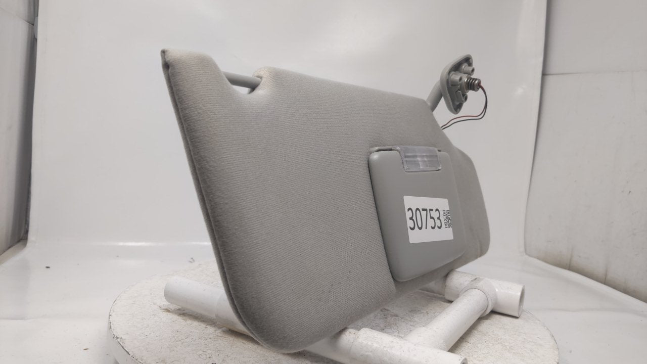 2005 Mercury Montego Sun Visor Shade Replacement Passenger Right Mirror Fits OEM Used Auto Parts - Oemusedautoparts1.com