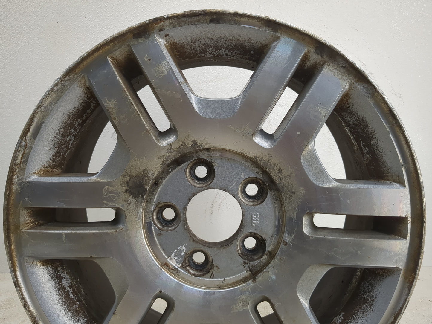 2002-2005 Mercury Mountaineer Oem Wheel Rim 1176454 - Oemusedautoparts1.com