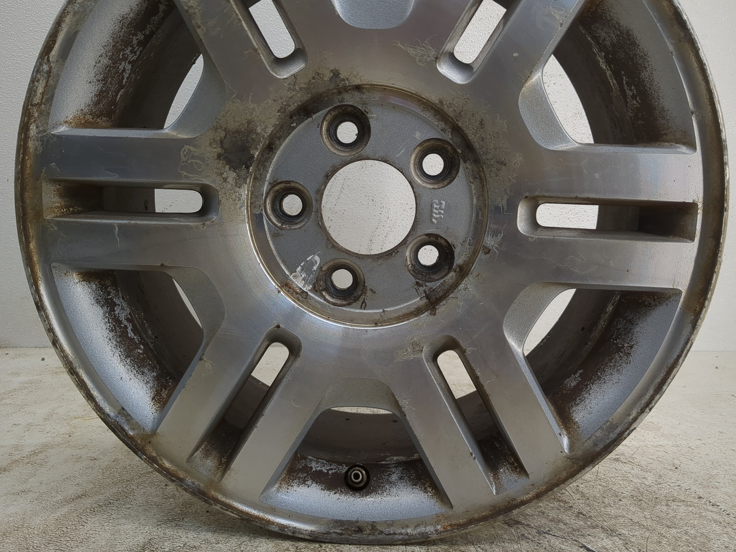 2002-2005 Mercury Mountaineer Oem Wheel Rim 1176454 - Oemusedautoparts1.com