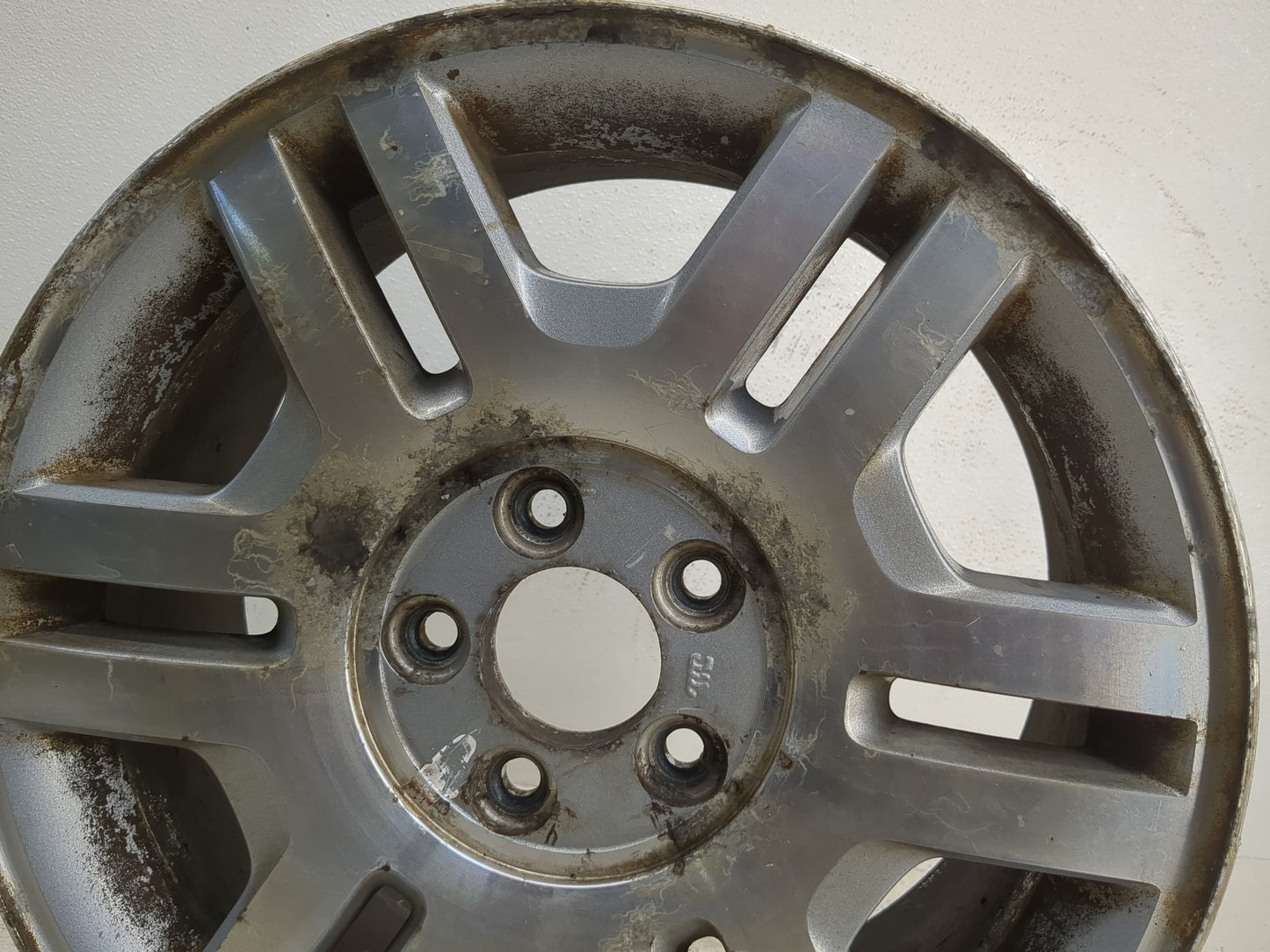 2002-2005 Mercury Mountaineer Oem Wheel Rim 1176454 - Oemusedautoparts1.com