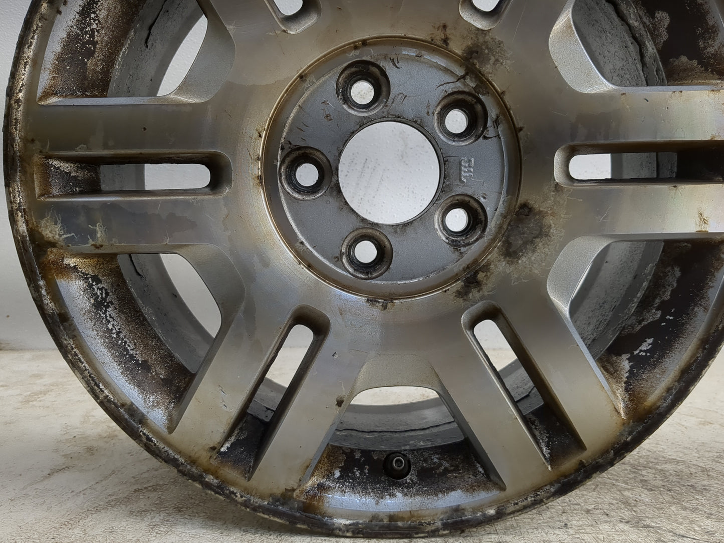 2004-2005 Mercury Mountaineer Oem Wheel Rim - Oemusedautoparts1.com