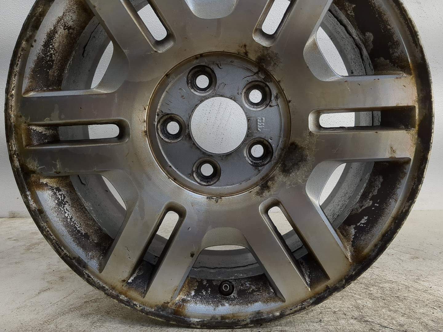 2004-2005 Mercury Mountaineer Oem Wheel Rim - Oemusedautoparts1.com