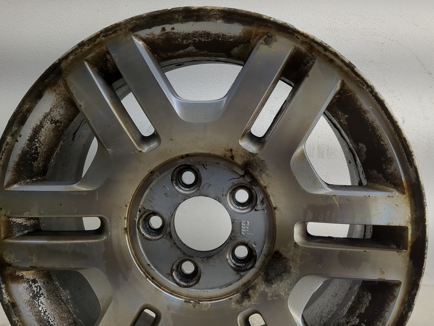 2004-2005 Mercury Mountaineer Oem Wheel Rim - Oemusedautoparts1.com