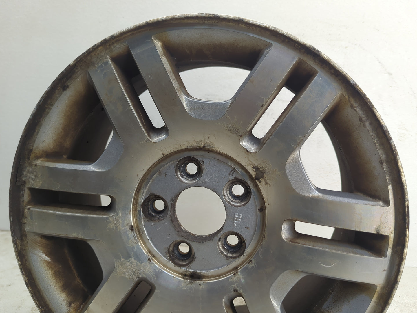 2002-2005 Mercury Mountaineer Oem Wheel Rim 1176456 - Oemusedautoparts1.com
