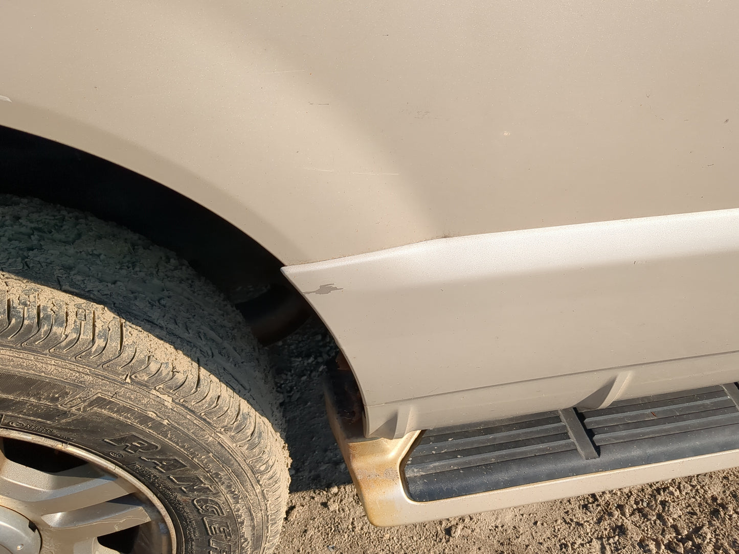 2002-2005 Mercury Mountaineer Passenger Rear Door Oem 1176845 - Oemusedautoparts1.com