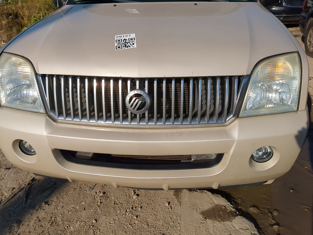 2002-2005 Mercury Mountaineer Front Grille Bumper Not Included - Oemusedautoparts1.com