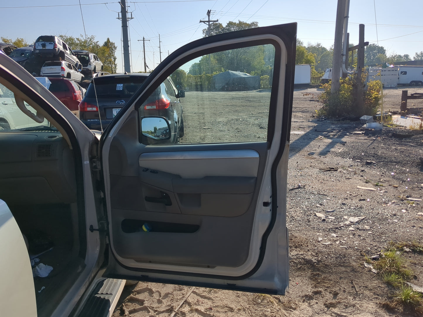 2002-2005 Mercury Mountaineer Passenger Front Door Oem 1177011 - Oemusedautoparts1.com