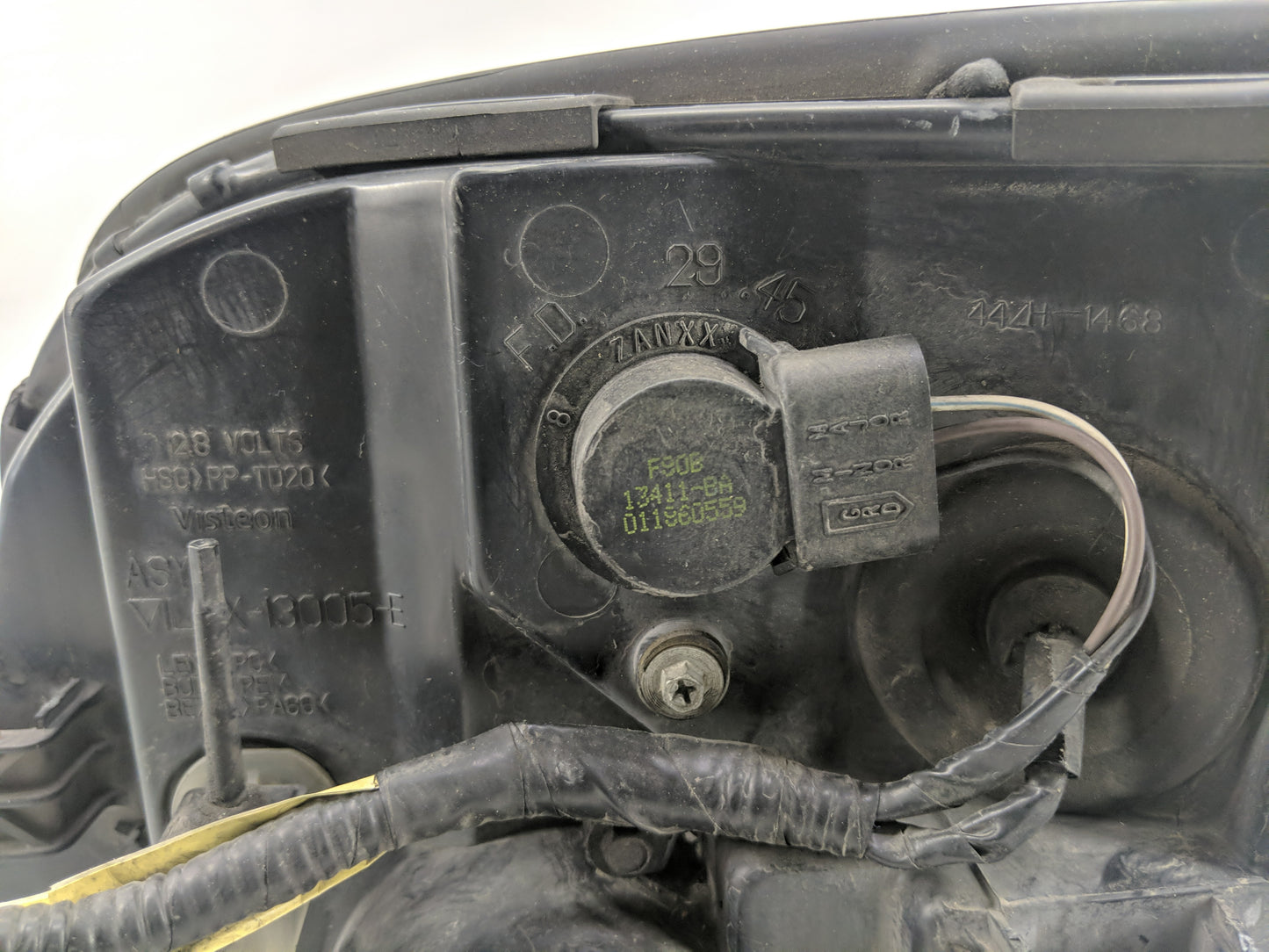 2002 Mercury Mountaineer Passenger Right Oem Head Light Headlight Lamp - Oemusedautoparts1.com