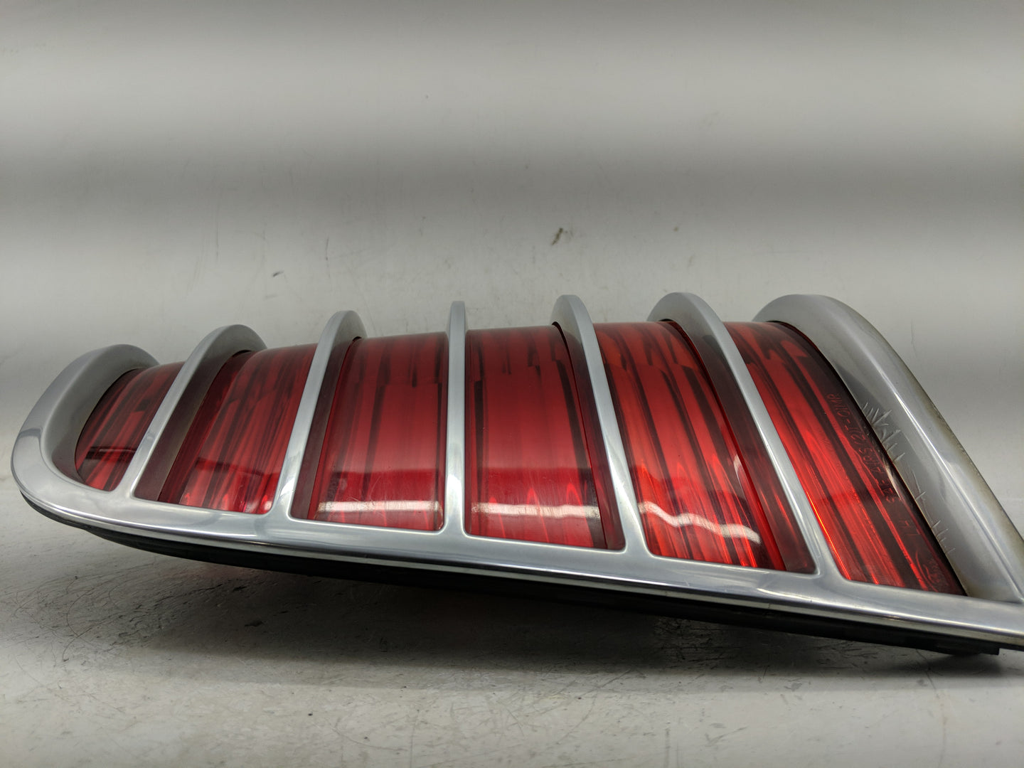 2002-2005 Mercury Mountaineer Tail Light Assembly Driver Left OEM Fits Fits 2002 2003 2004 2005 OEM Used Auto Parts - Oemuse
