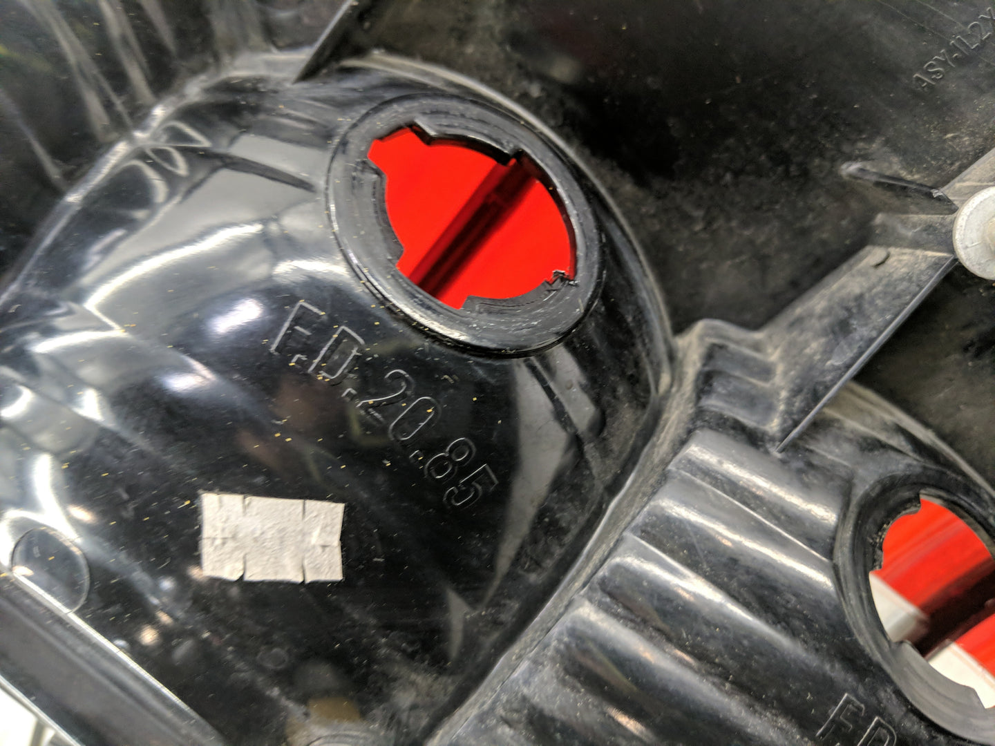2002-2005 Mercury Mountaineer Tail Light Assembly Driver Left OEM Fits Fits 2002 2003 2004 2005 OEM Used Auto Parts - Oemuse