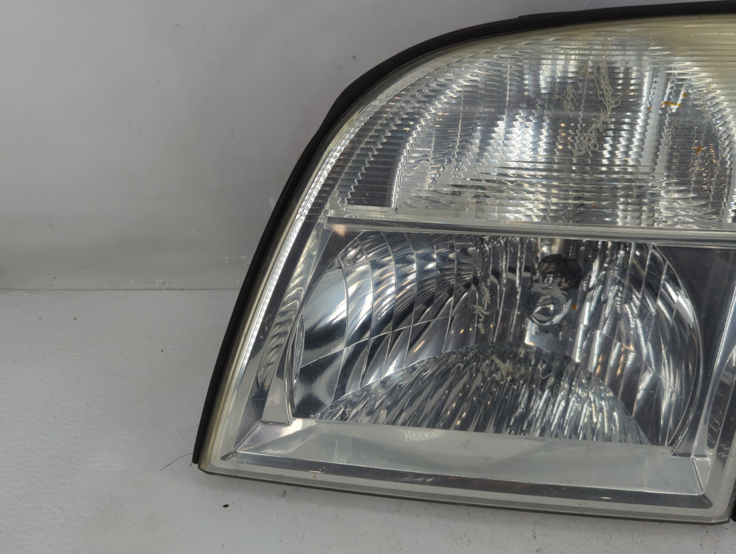 2002-2005 Mercury Mountaineer Driver Left Oem Head Light Headlight Lamp - Oemusedautoparts1.com