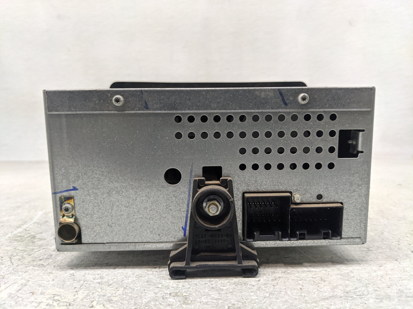 2005 Mercury Mountaineer Radio AM FM Cd Player Receiver Replacement P/N:5L2T-18C869-AC Fits OEM Used Auto Parts - Oemusedaut