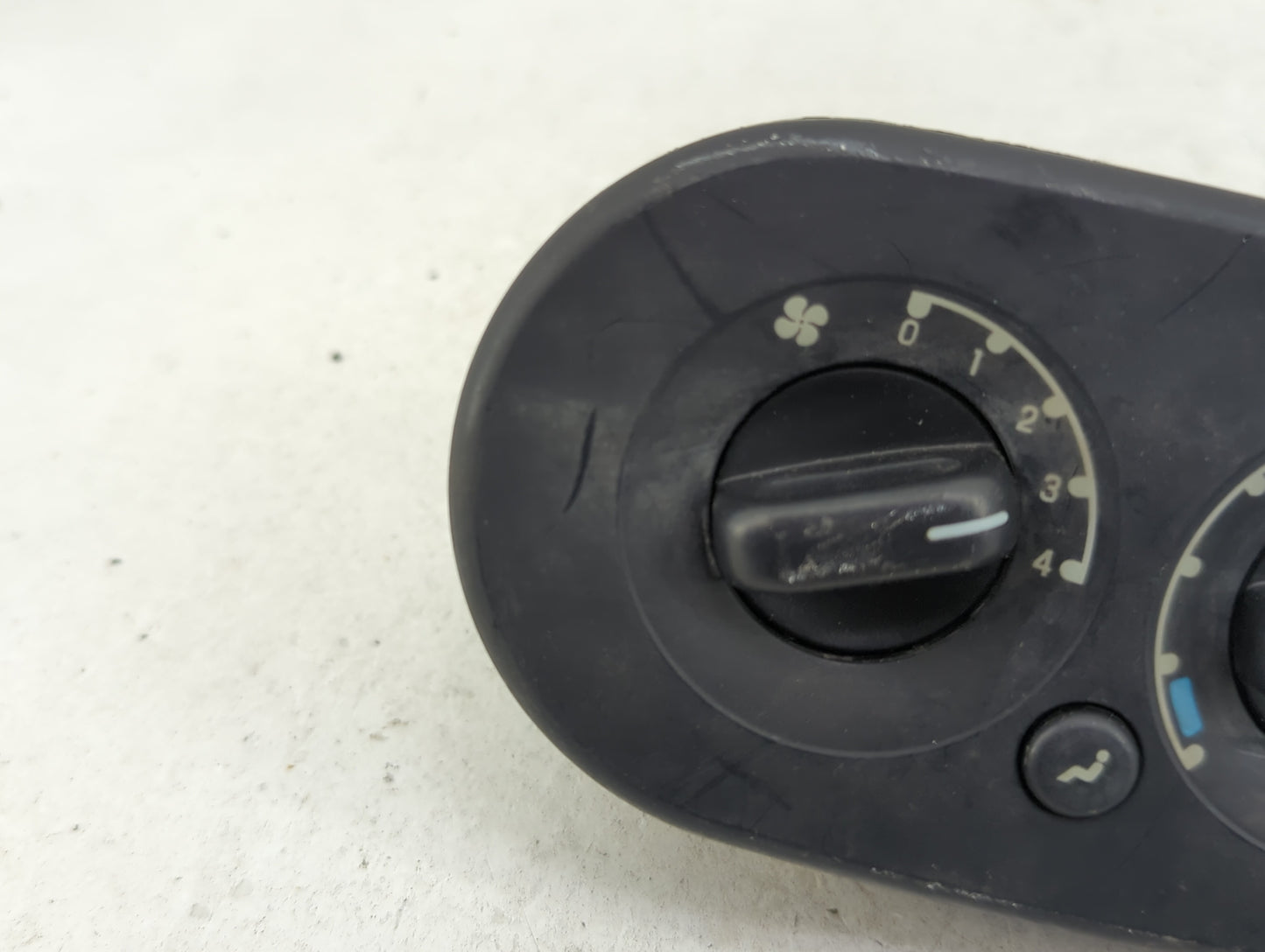 2002-2005 Mercury Mountaineer Climate Control Module Temperature AC/Heater Replacement P/N:1L2H-19D838-BH Fits OEM Used Auto
