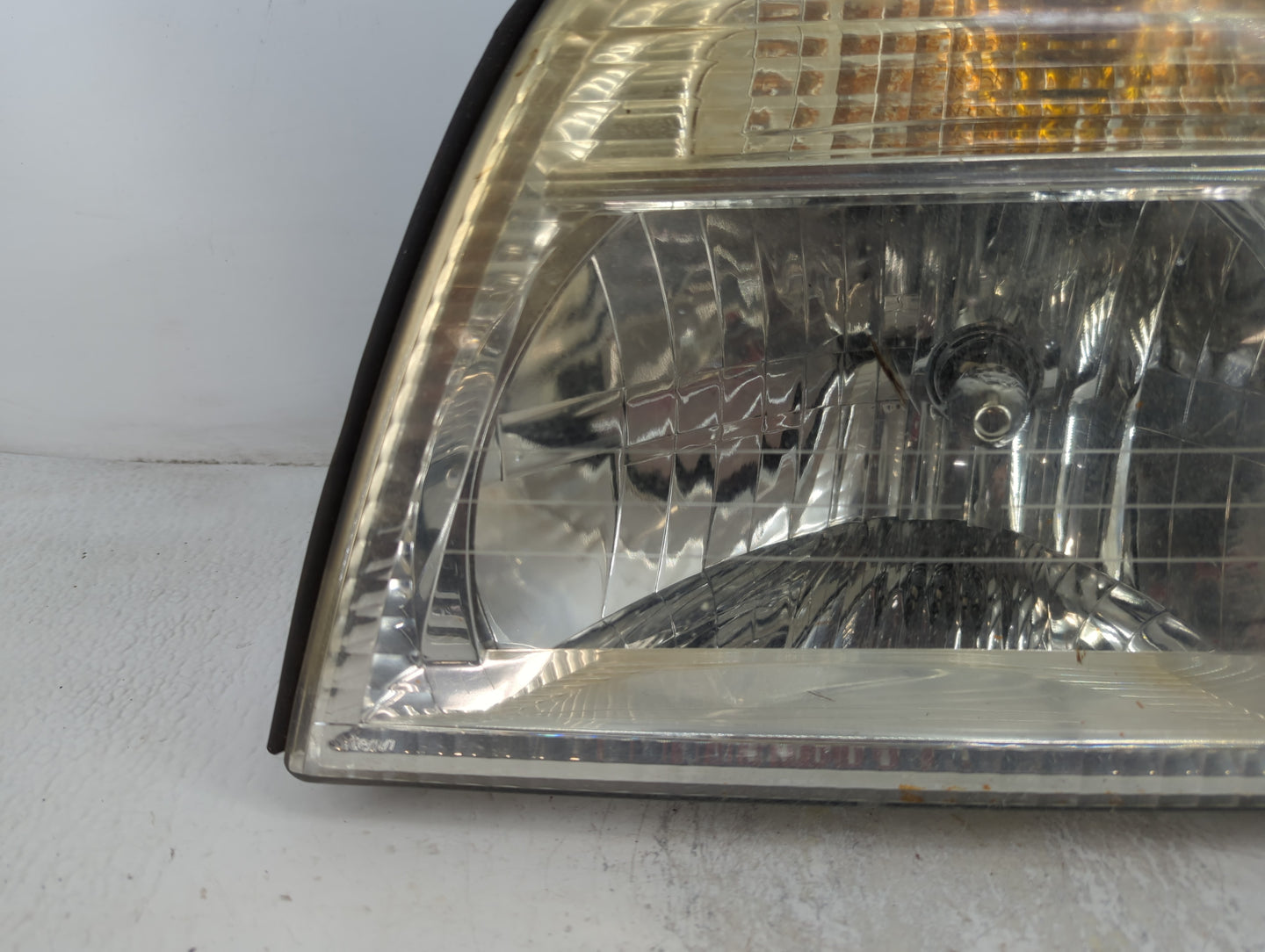 2002-2005 Mercury Mountaineer Driver Left Oem Head Light Headlight Lamp - Oemusedautoparts1.com