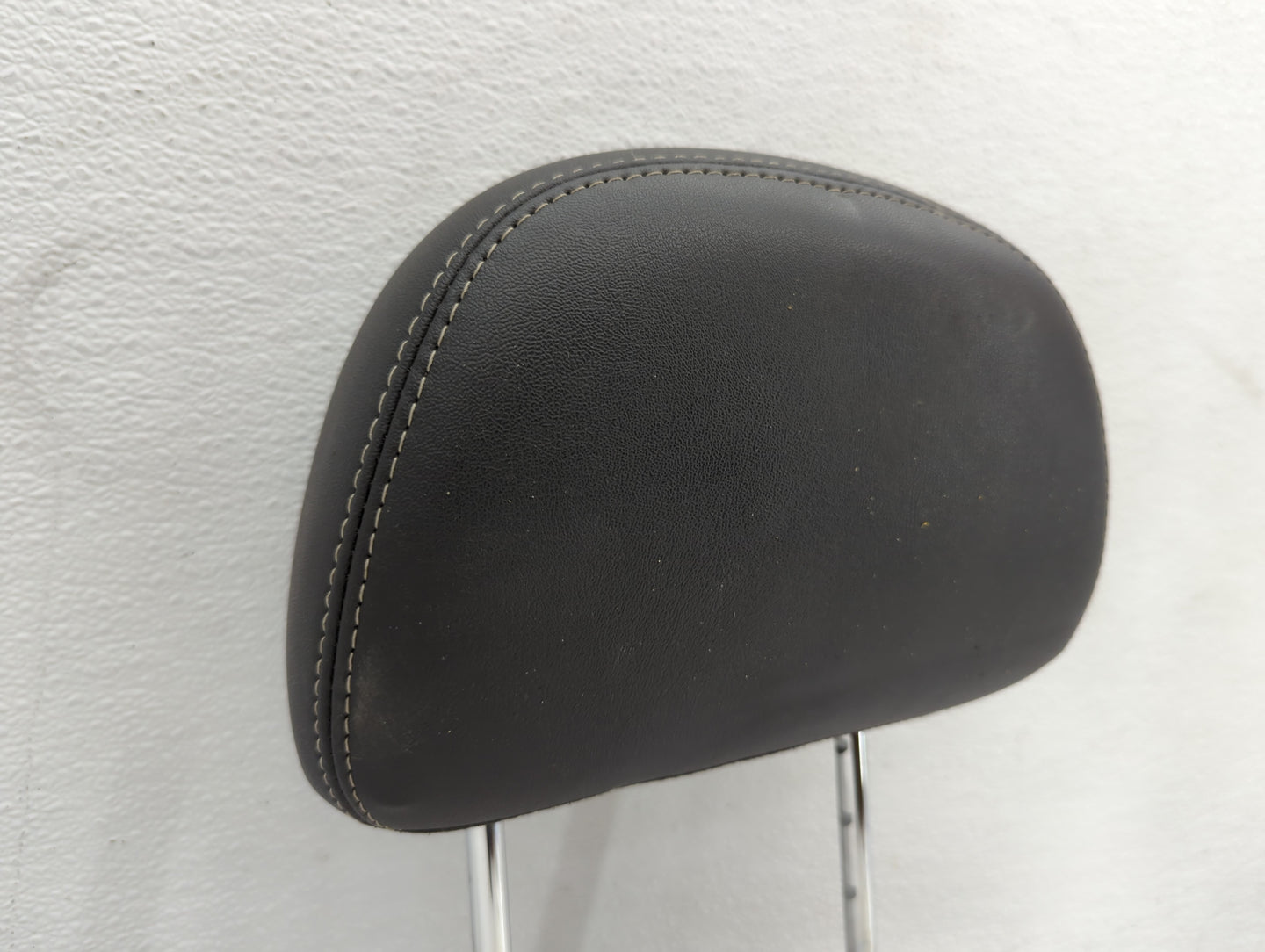 2005-2005 Mercury Mountaineer Headrest Head Rest Rear Seat - Oemusedautoparts1.com