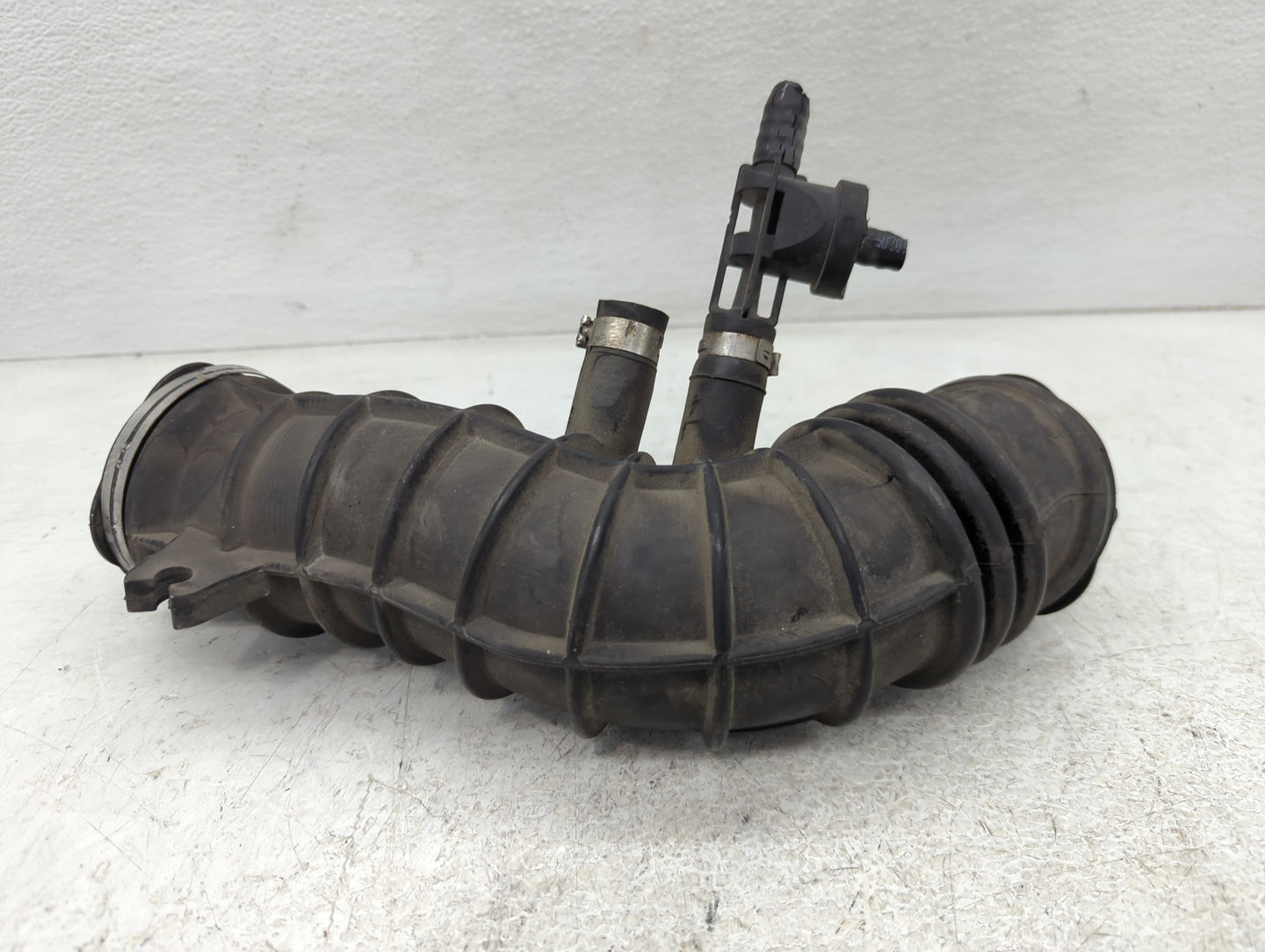 2005 Mini Cooper Air Cleaner Intake Duct Hose Tube - Oemusedautoparts1.com