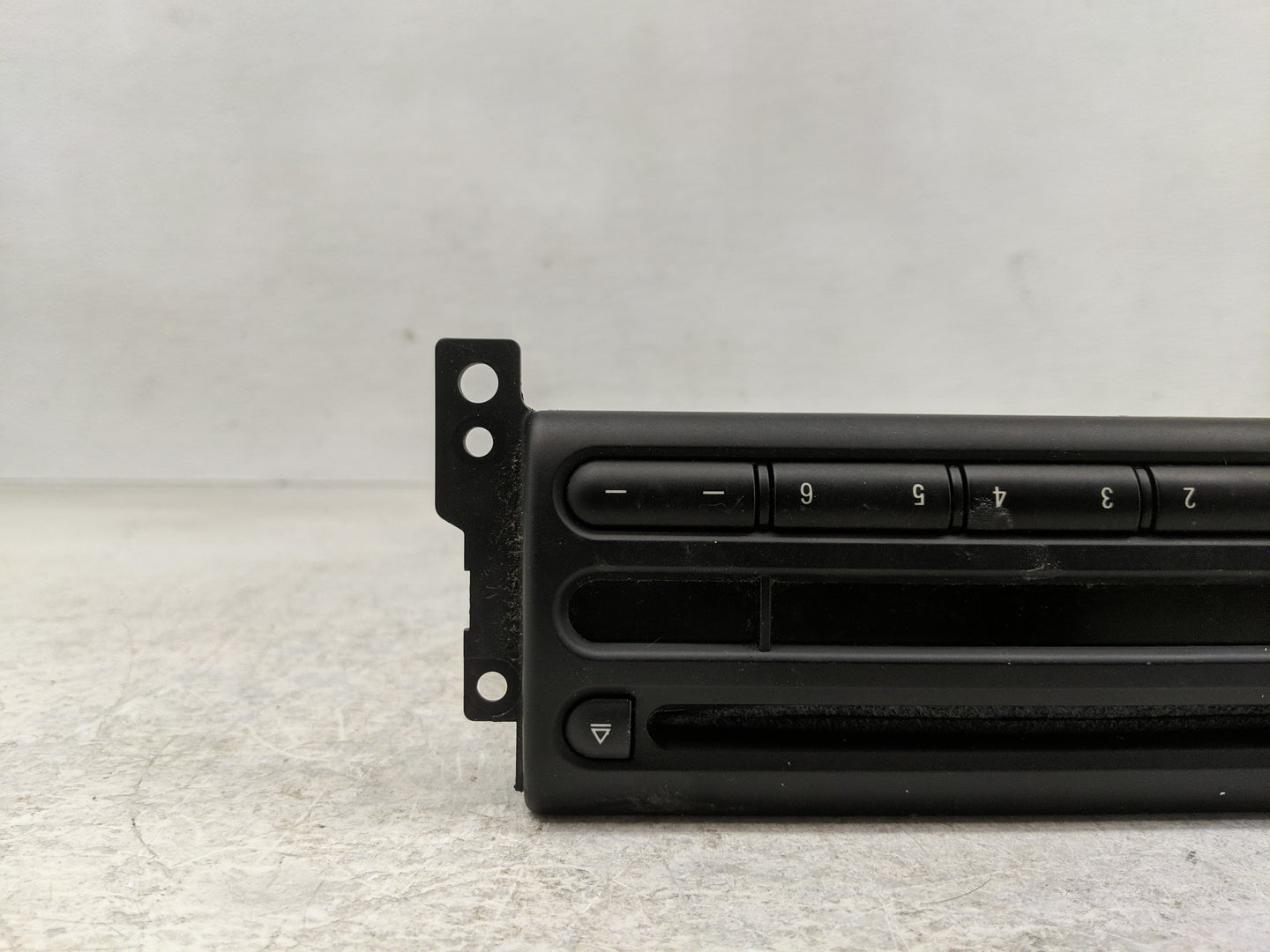 2005 Mini Cooper Radio AM FM Cd Player Receiver Replacement Fits OEM Used Auto Parts - Oemusedautoparts1.com
