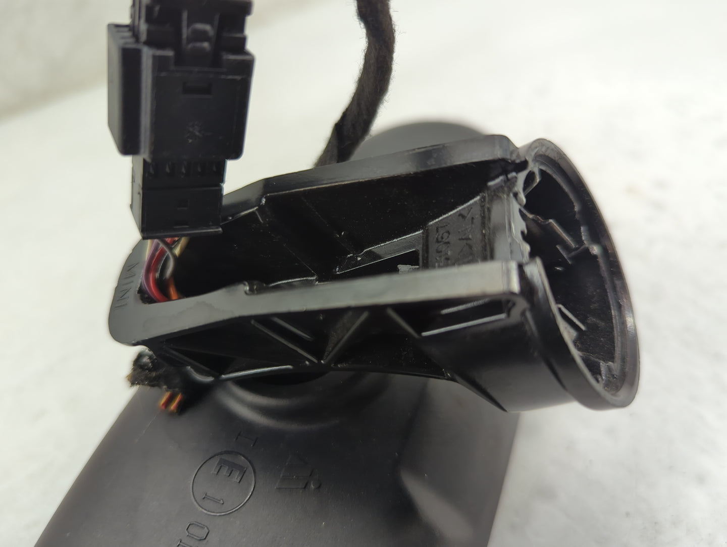 2005 Mini Cooper Interior Rear View Mirror Replacement OEM Fits OEM Used Auto Parts - Oemusedautoparts1.com