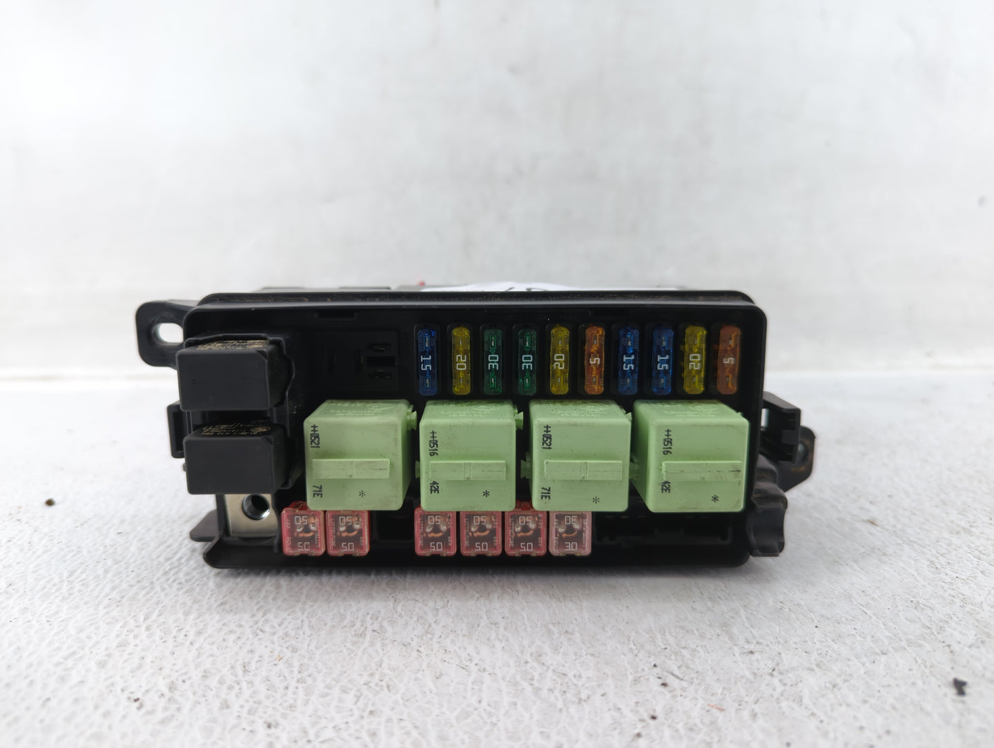2005 Mini Cooper Fusebox Fuse Box Panel Relay Module P/N:6906606-02 Fits OEM Used Auto Parts - Oemusedautoparts1.com