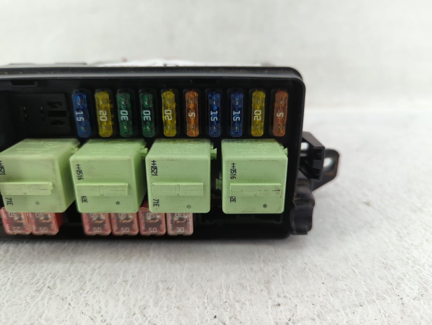 2005 Mini Cooper Fusebox Fuse Box Panel Relay Module P/N:6906606-02 Fits OEM Used Auto Parts - Oemusedautoparts1.com