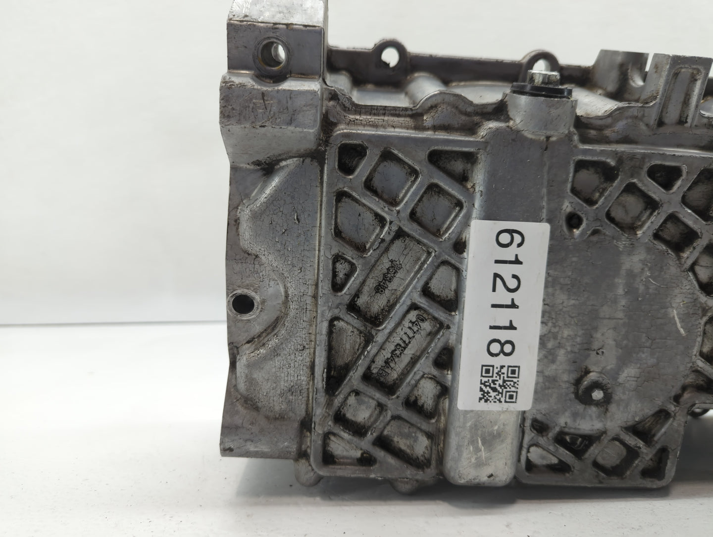 2005 Mini Cooper Engine Oil Pan P/N:04777834AB Fits OEM Used Auto Parts - Oemusedautoparts1.com