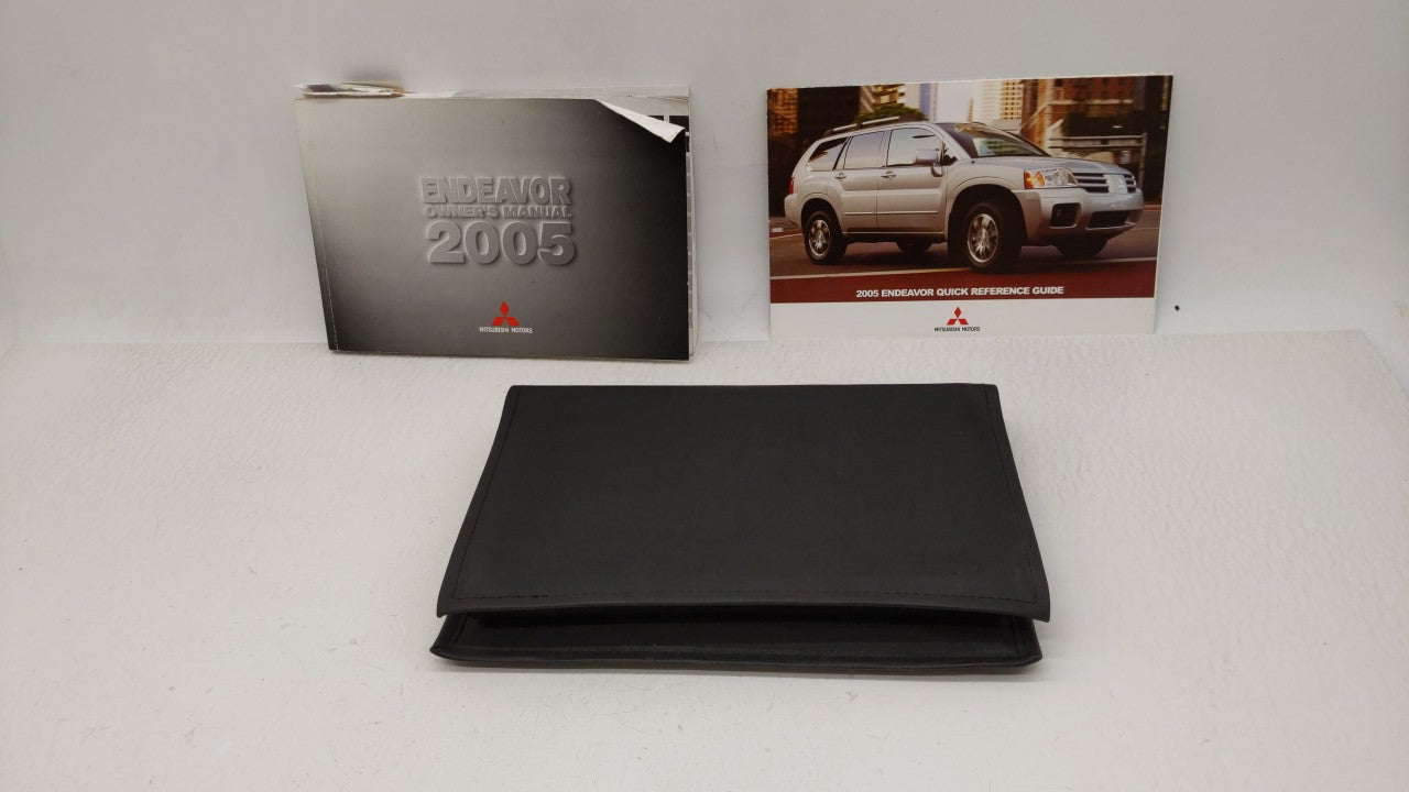 2005 Mitsubishi Endeavor Owners Manual Book Guide OEM Used Auto Parts - Oemusedautoparts1.com