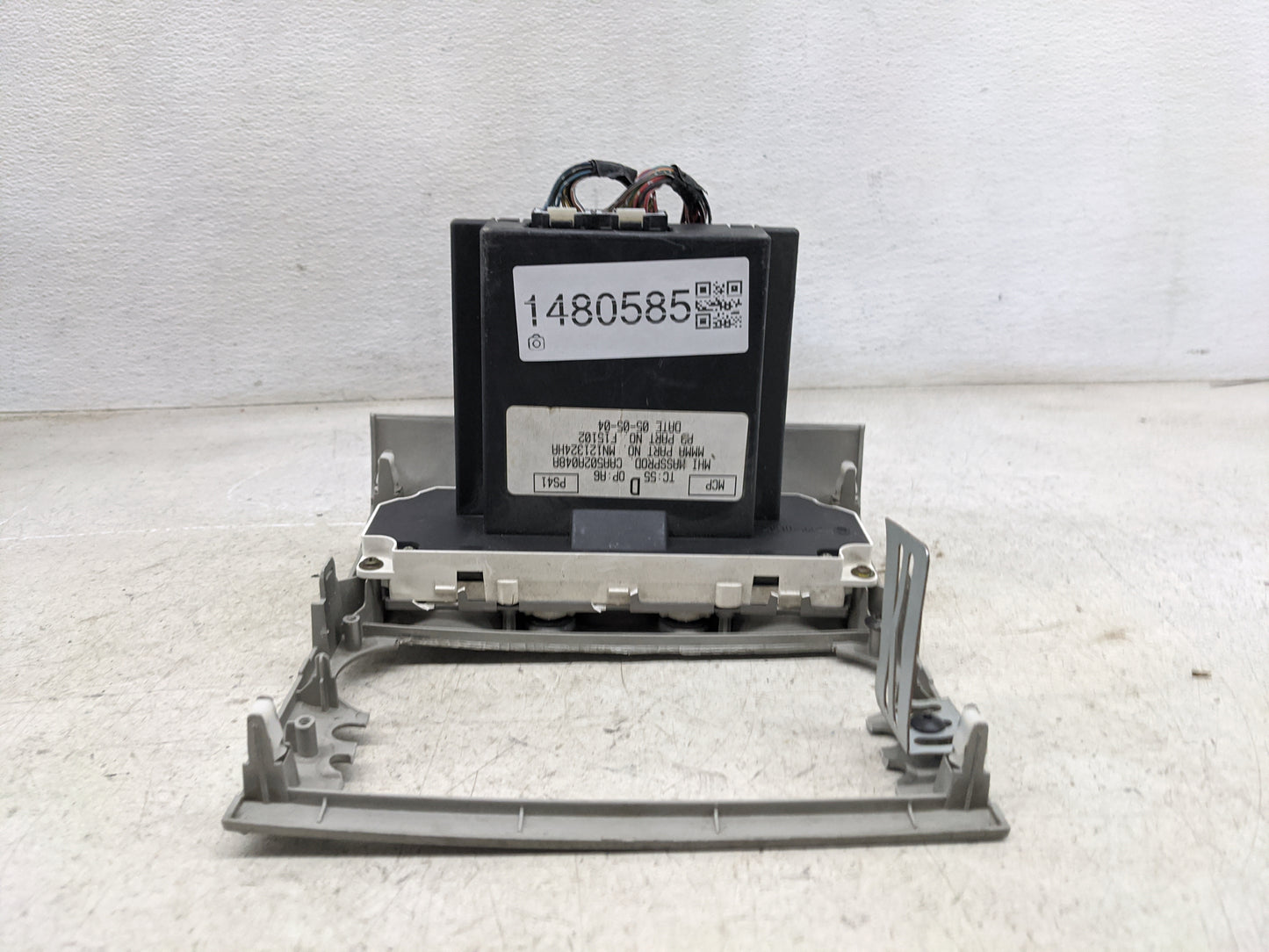 2005 Mitsubishi Galant Climate Control Module Temperature AC/Heater Replacement P/N:MR568500 MN123244, CR450 2R048A, F15102 