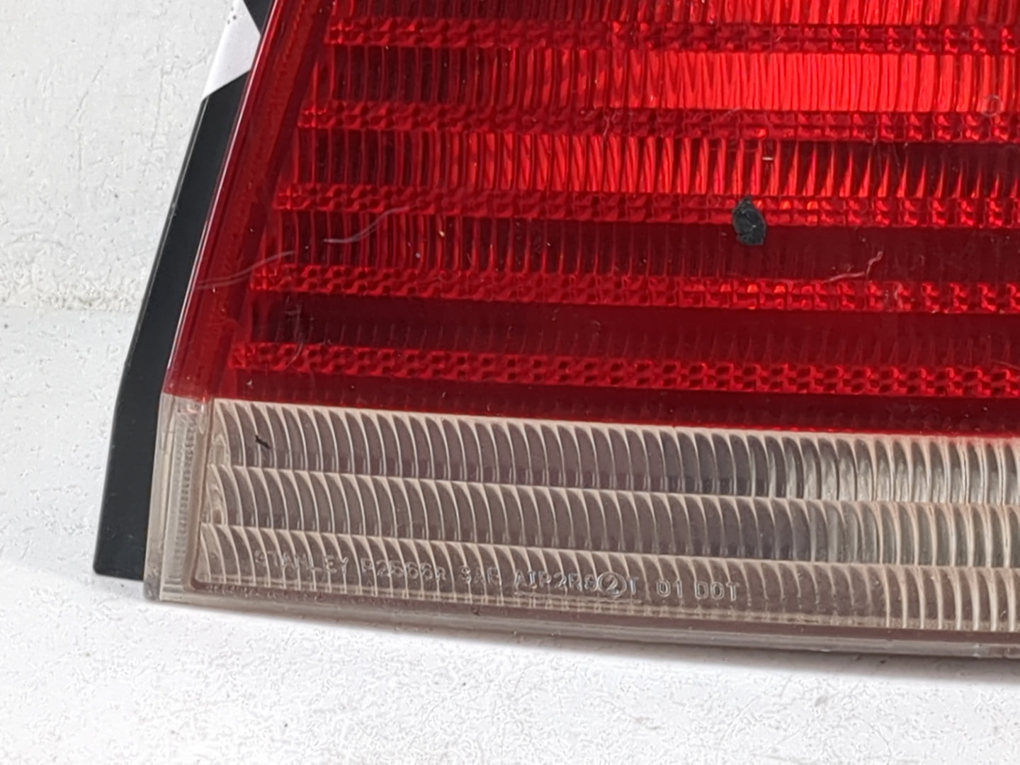 2004-2006 Mitsubishi Galant Tail Light Assembly Passenger Right OEM P/N:P2566 Fits Fits 2004 2005 2006 OEM Used Auto Parts -